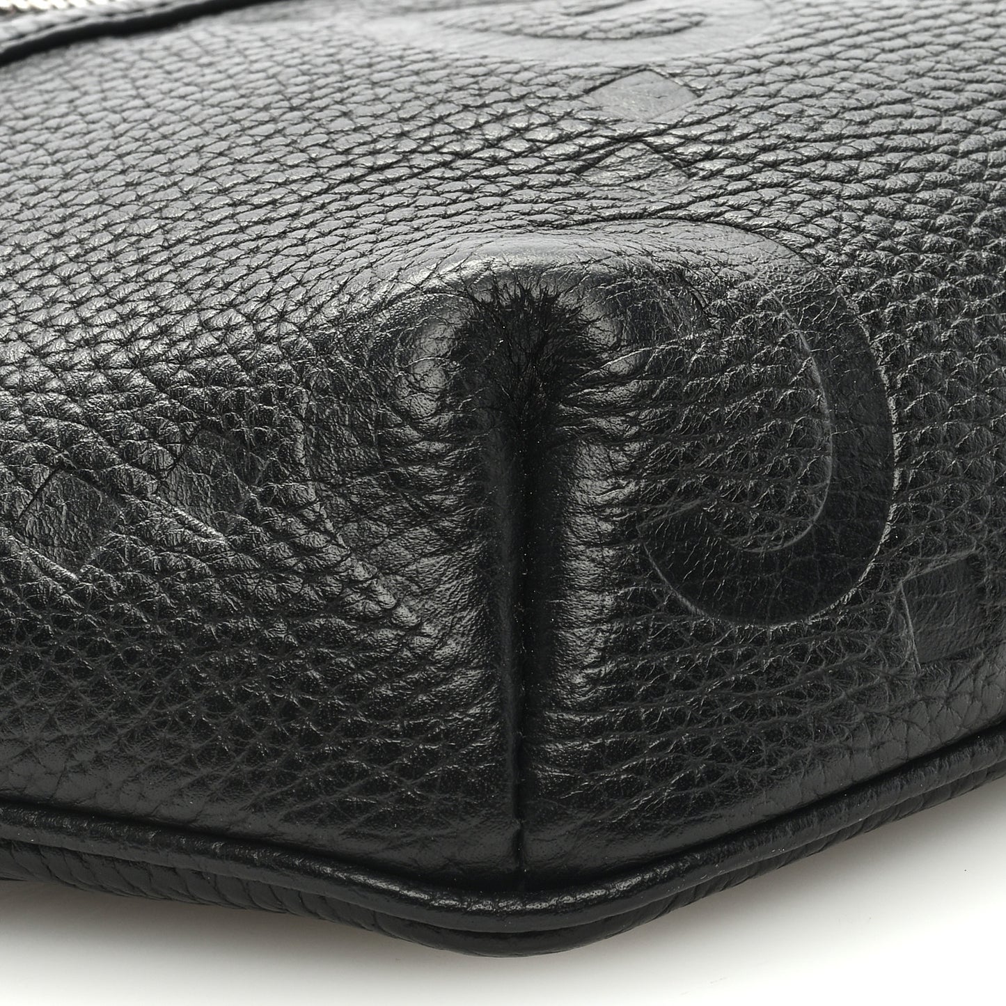 Piuma Calfskin Jumbo GG Embossed Small Belt Bag Black