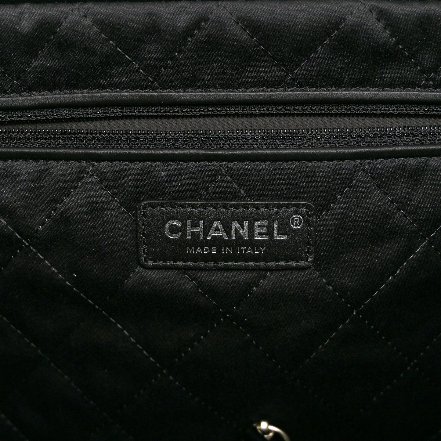 Shiny Calfskin Quilted Chanel 22 Black