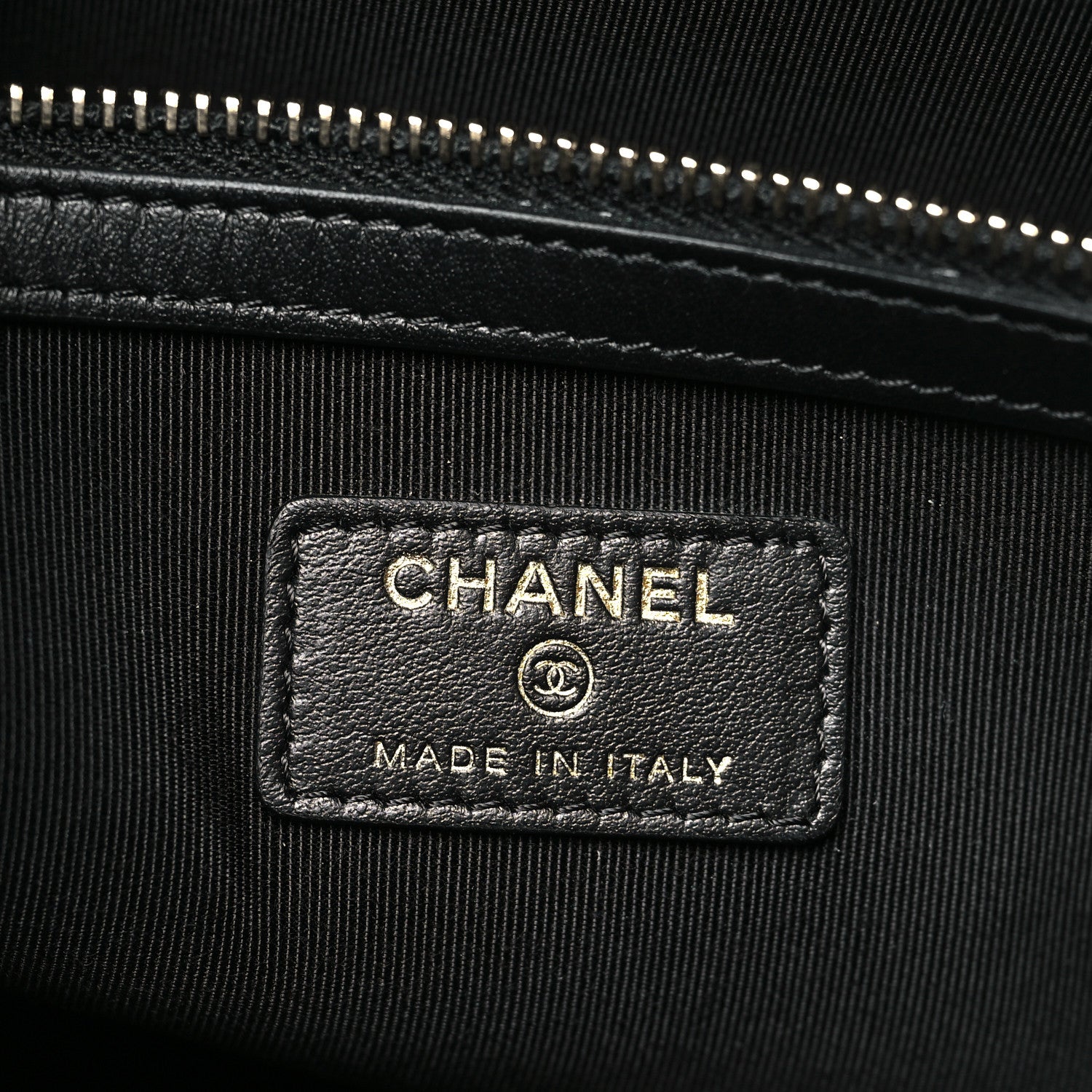 Chanel Calfskin Crocodile Embossed Graffiti 2.55 Large Cocodile Reissue Cosmetic Case Black Gold 6 of 9
