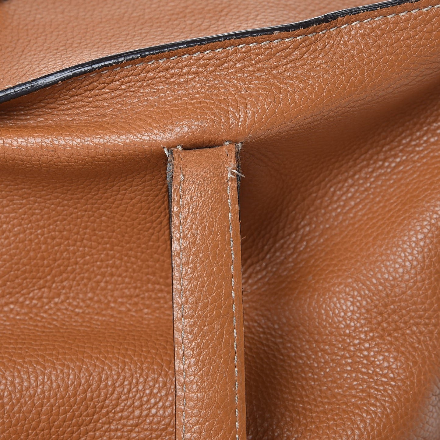 Pebbled Calfskin Large Skull Padlock Zip Around Tote Camel