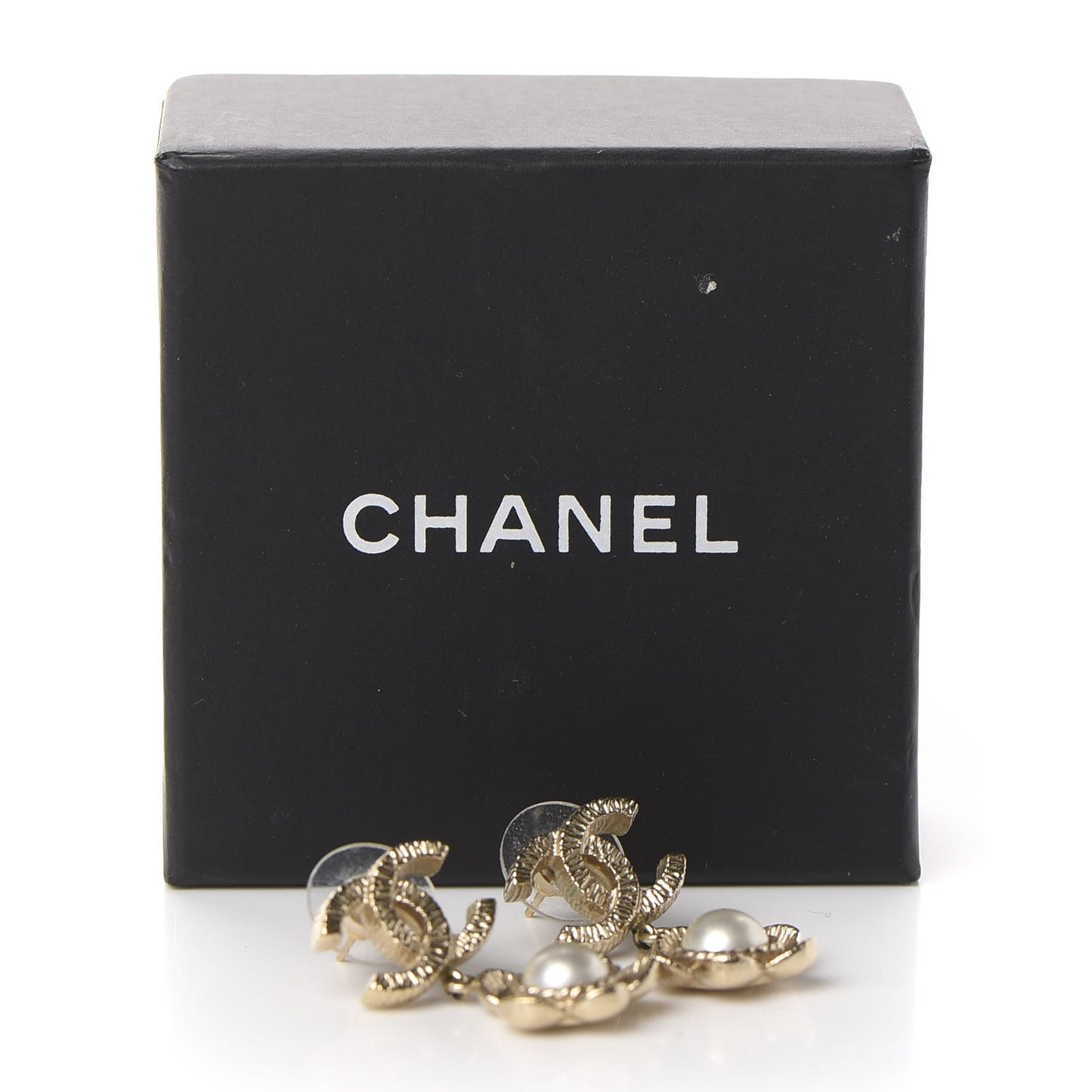 Pearl CC Camellia Earrings Gold