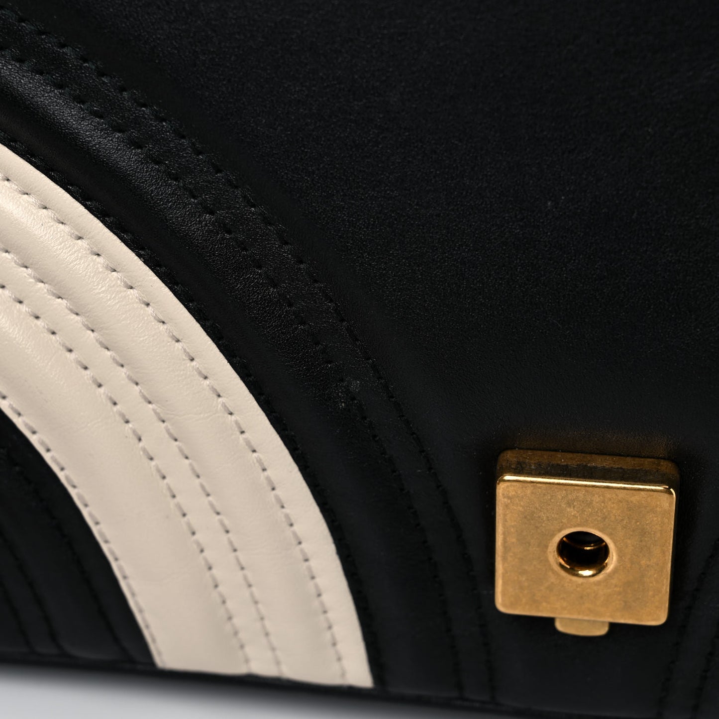 Calfskin Matelasse Medium GG Marmont Shoulder Bag Black White
