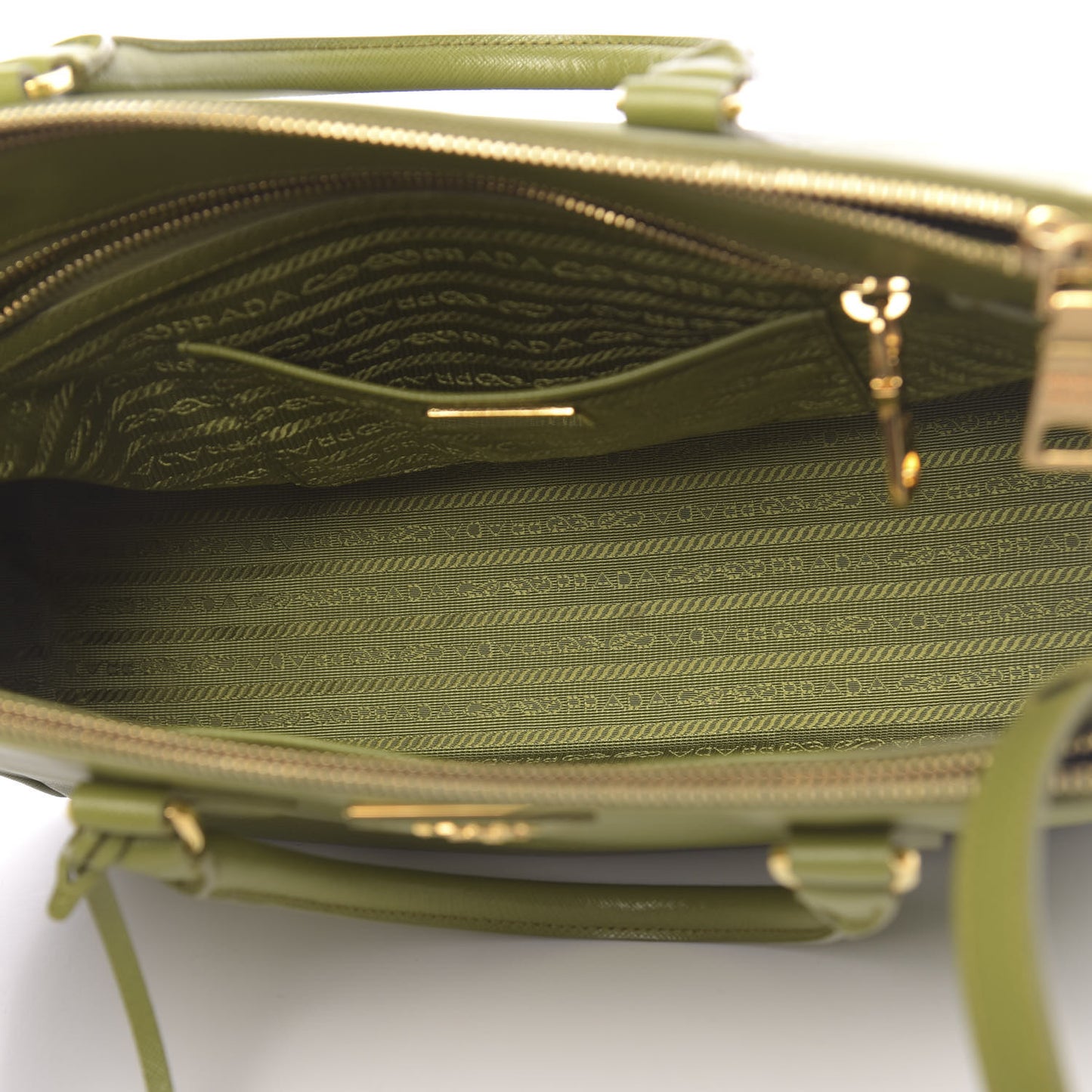 Saffiano Medium Galleria Double Zip Tote Edera