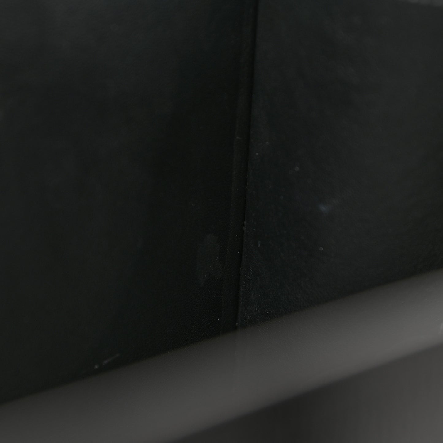 Shiny Goatskin Medium Phantom Luggage Black