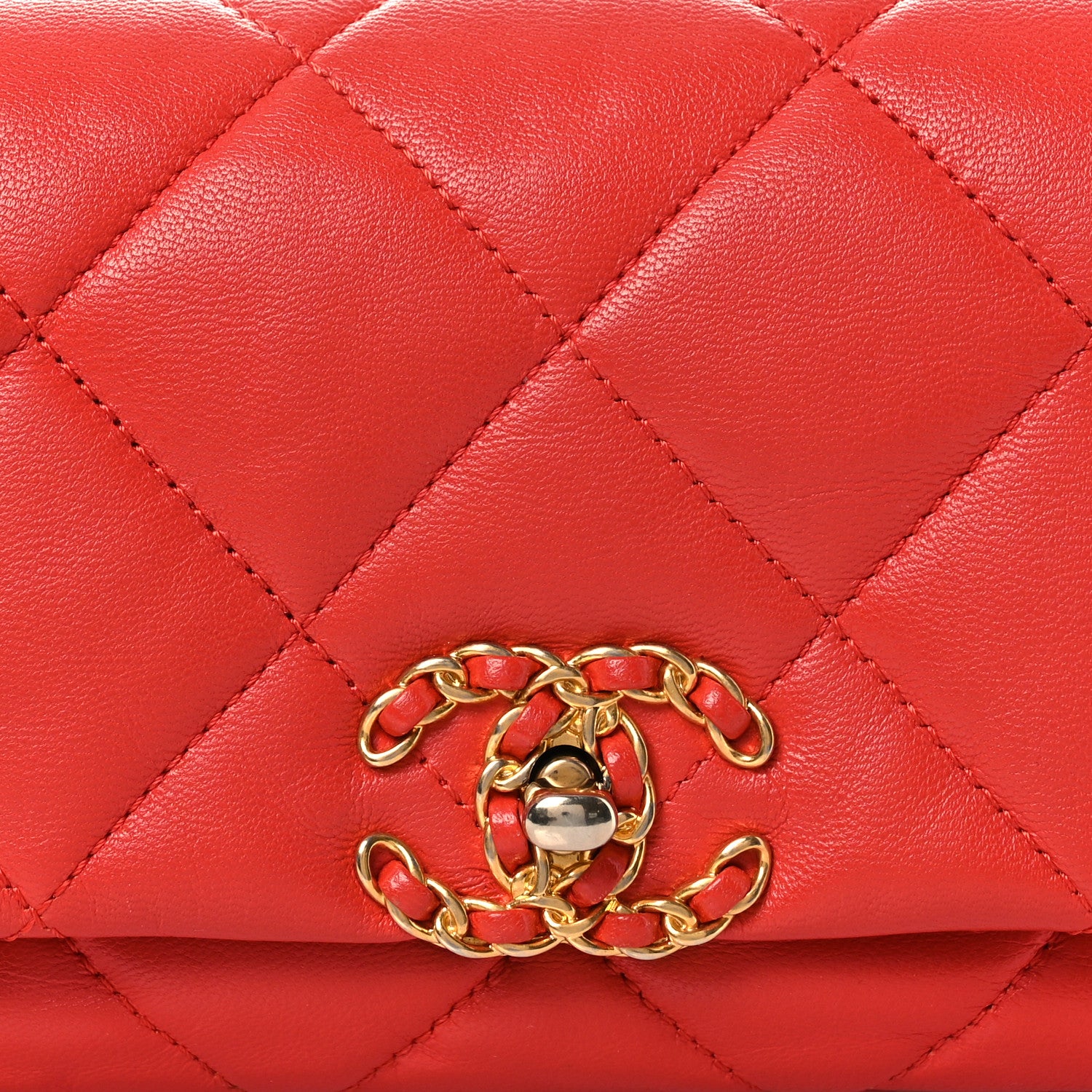 Chanel Lambskin Quilted Chanel 19 Waist Bag Red 1804659 – FASHIONPHILE