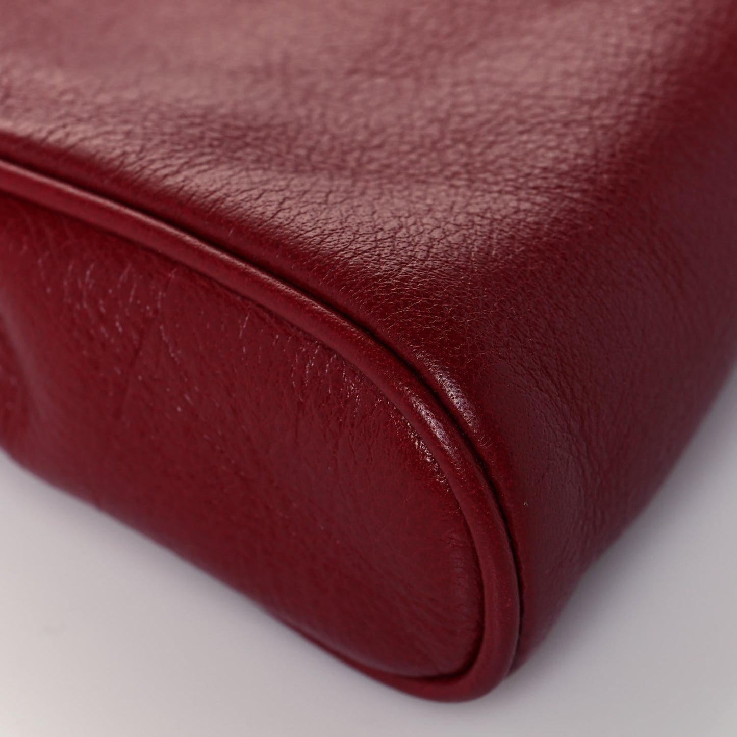Piuma Lux Calfskin Re(Belle) Clutch Romantic Cerise