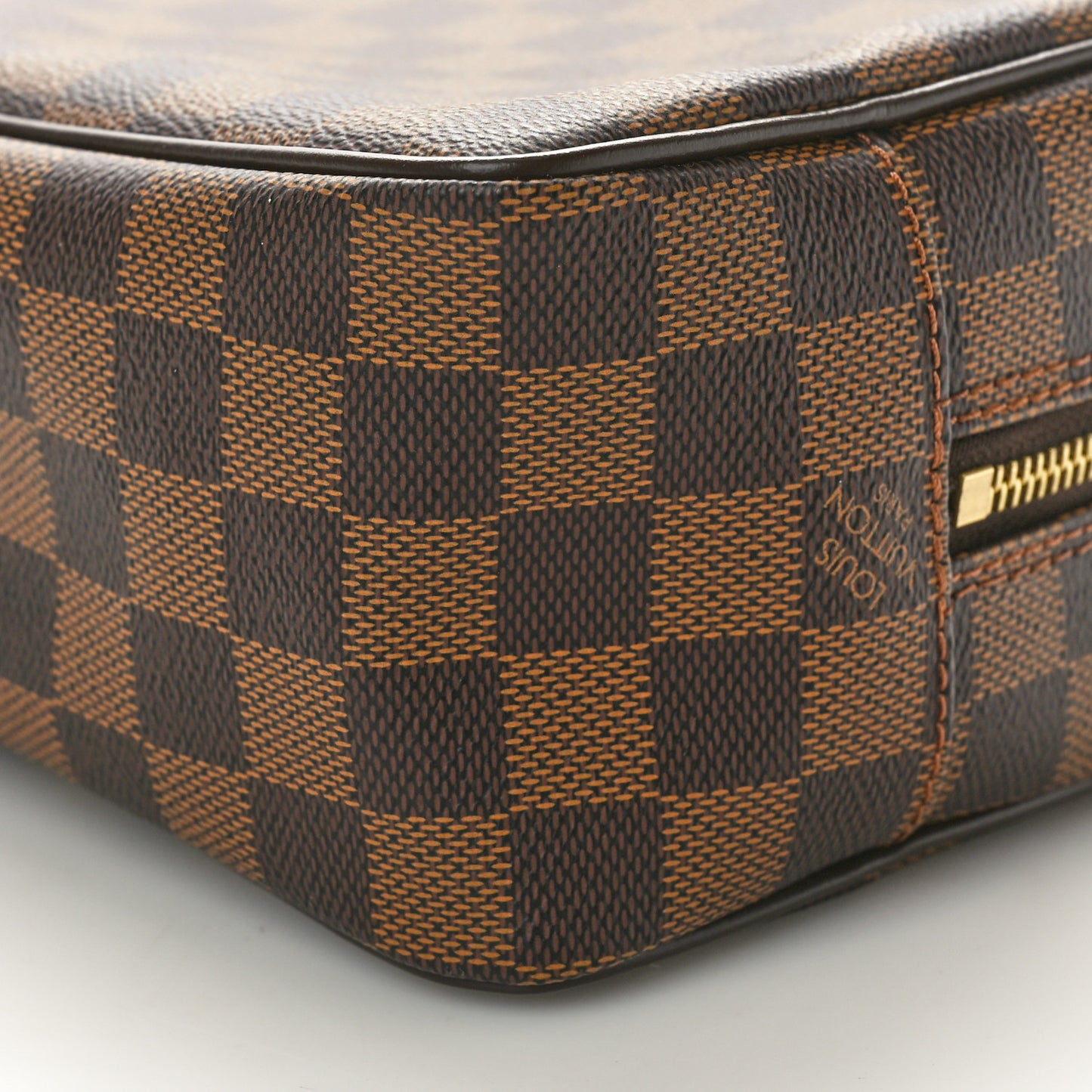 Damier Ebene Toiletry Bag 25