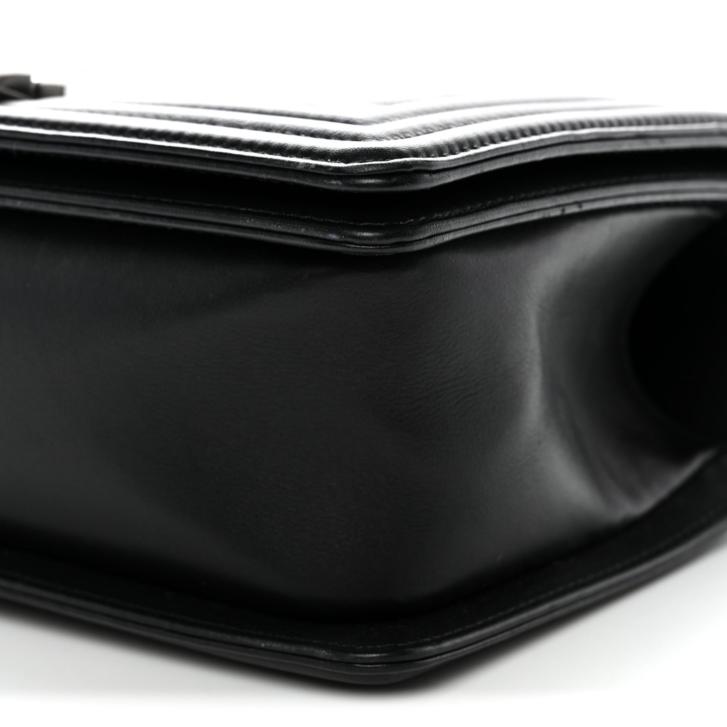 Calfskin Chevron Quilted Medium Boy Flap Black