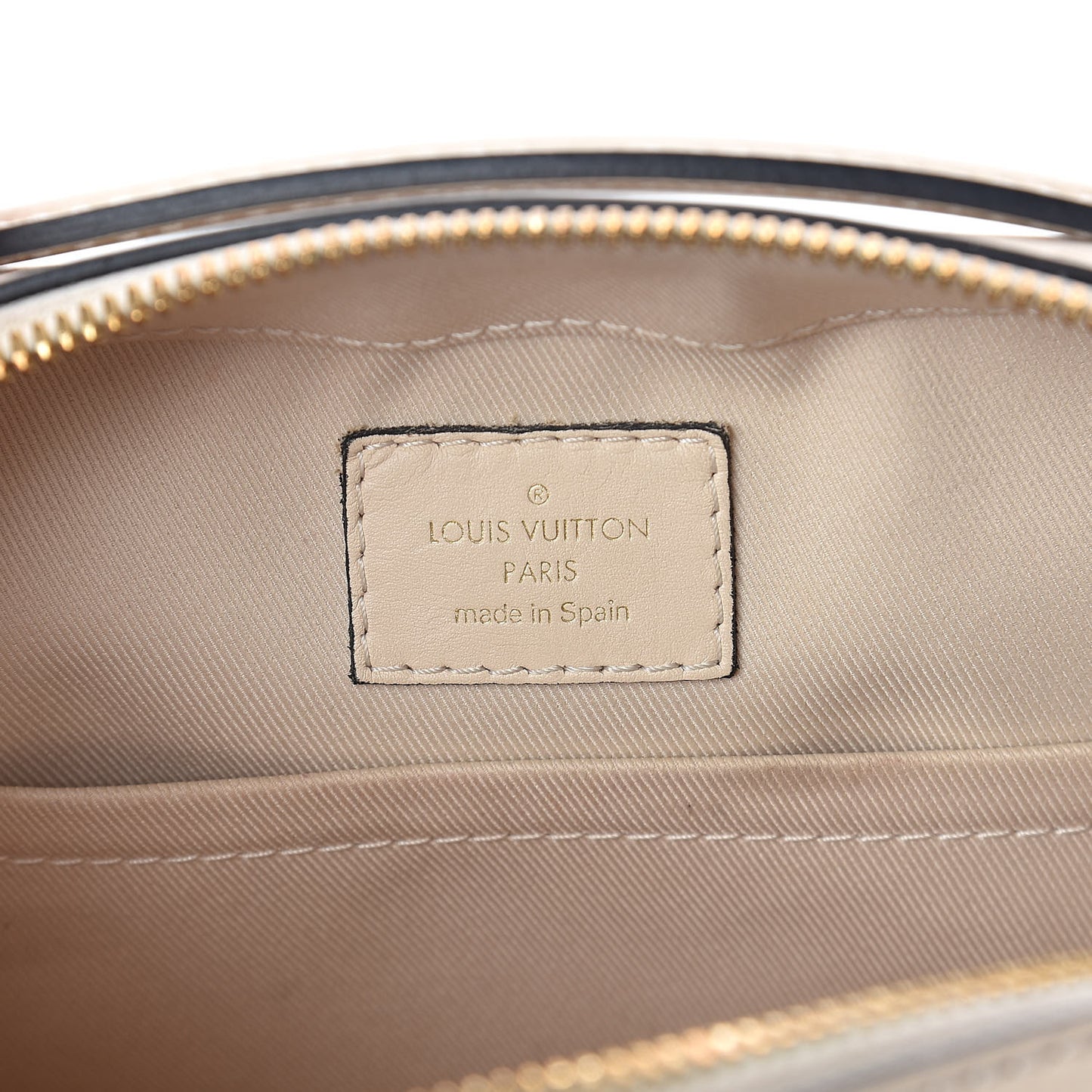 Monogram Saintonge Creme