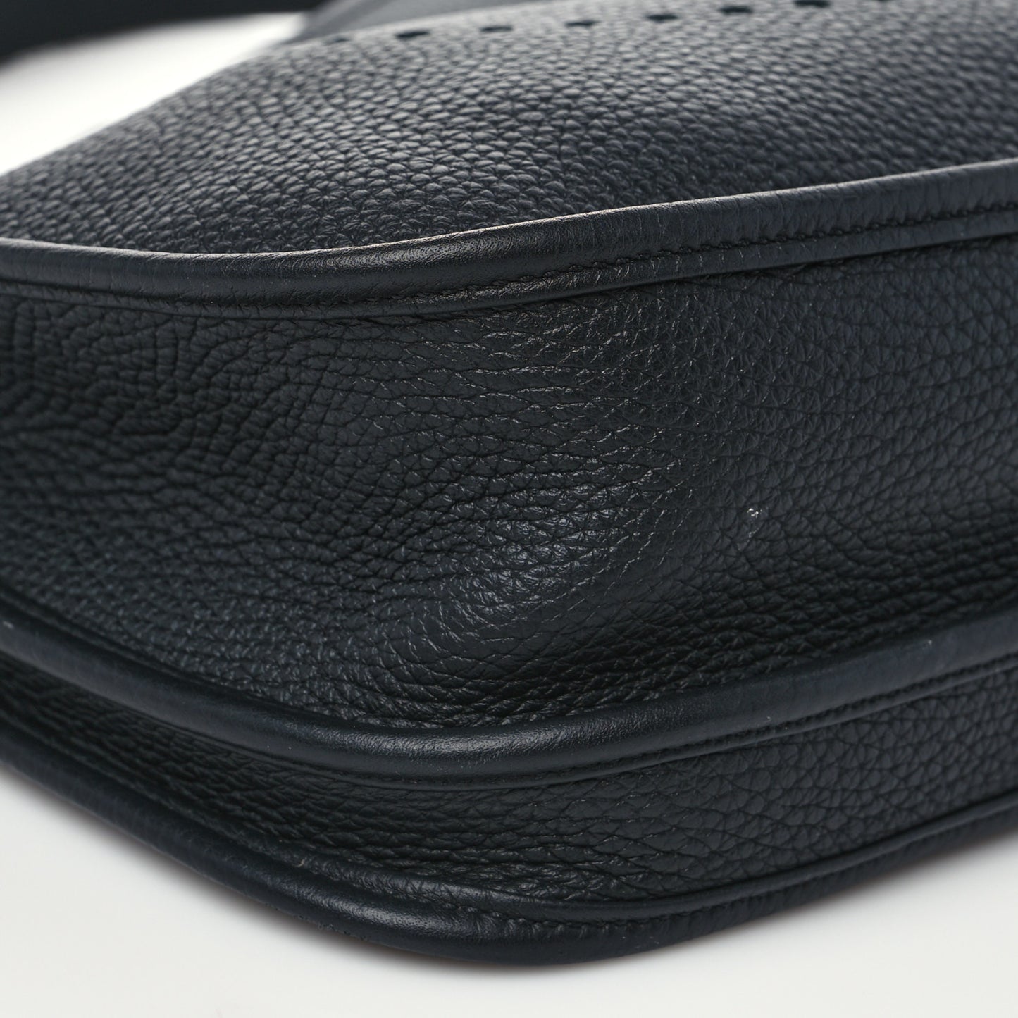 Taurillon Clemence Evelyne III PM Black