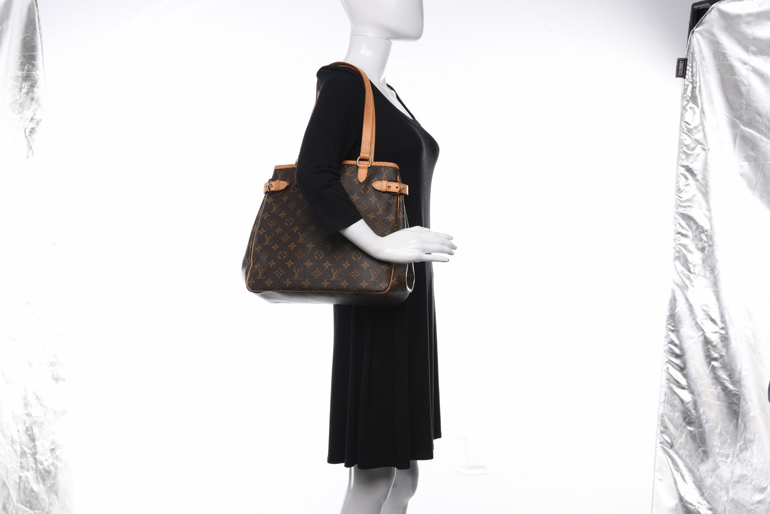 Louis Vuitton Monogram Batignolles Vertical 2 of 15