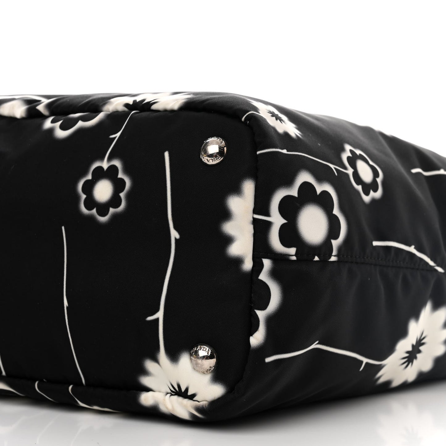 Tessuto Stampato Nylon Saffiano Floral Print Tote Black White