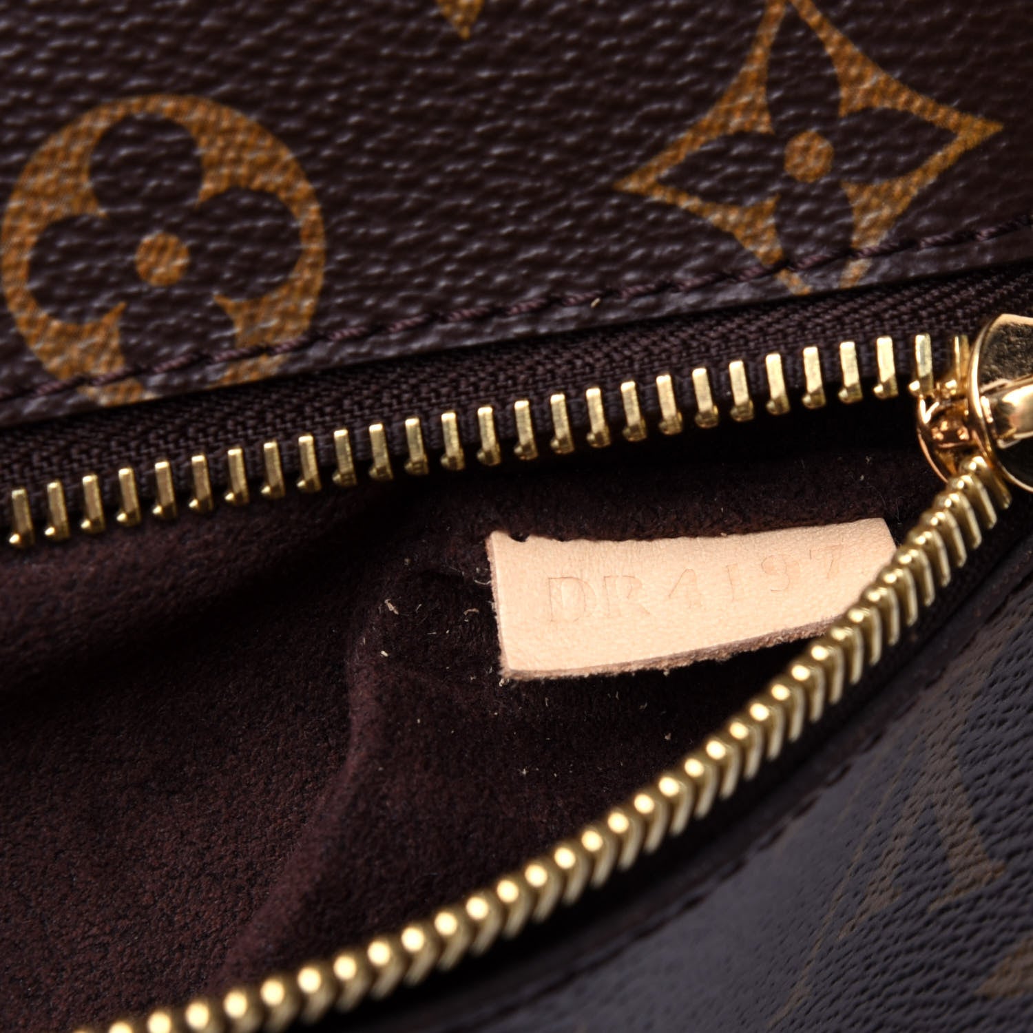 Louis Vuitton Monogram Pochette Metis 6 of 11