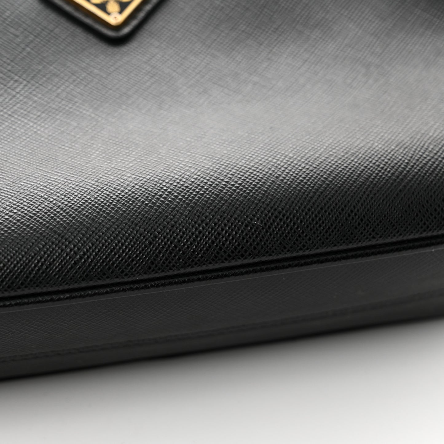 Saffiano Lux Re-Edition 2005 Shoulder Bag Black