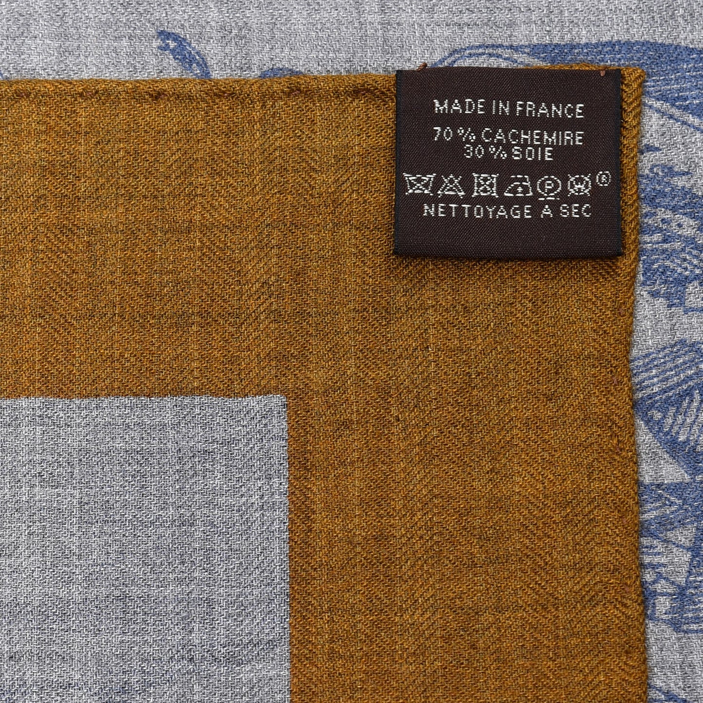 Cashmere Silk La Cite Cavaliere Shawl 140 Gold Gris Chine