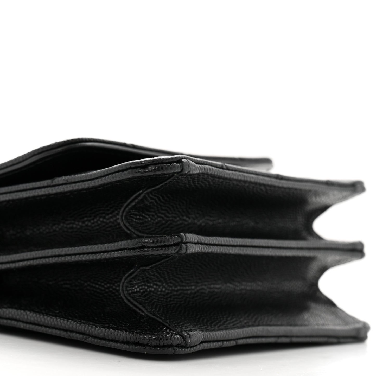 Shiny Caviar Quilted Clutch With Chain Black