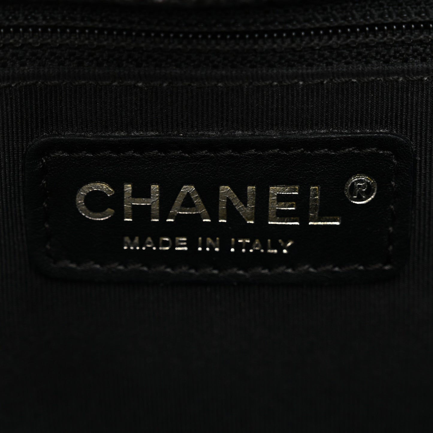 Caviar Quilted Petit Shopping Tote PST Black