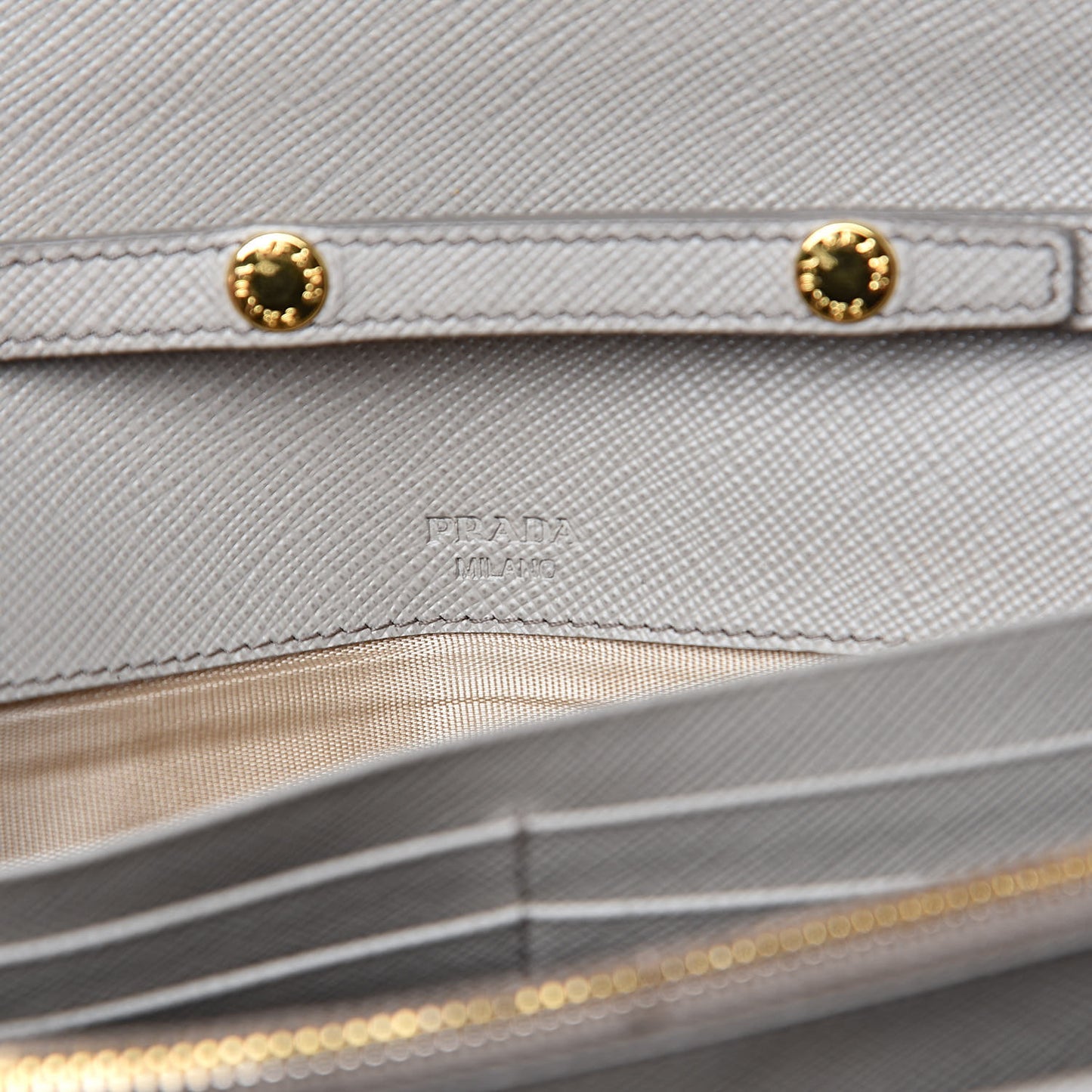 Saffiano Metal Oro Chain Wallet Argilla