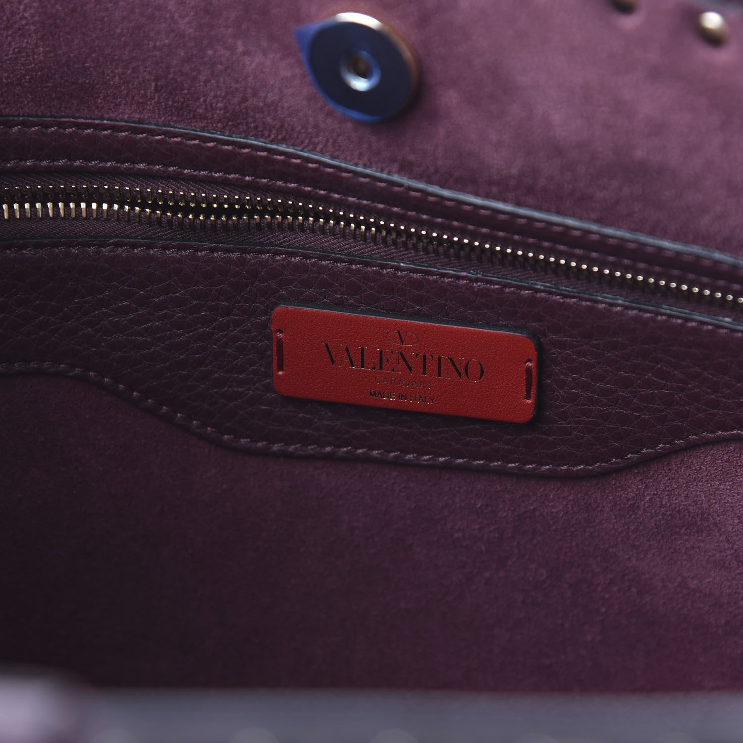 Valentino Garavani Grained Calfskin Small Rockstud Shoulder Tote Rubin 8 of 9