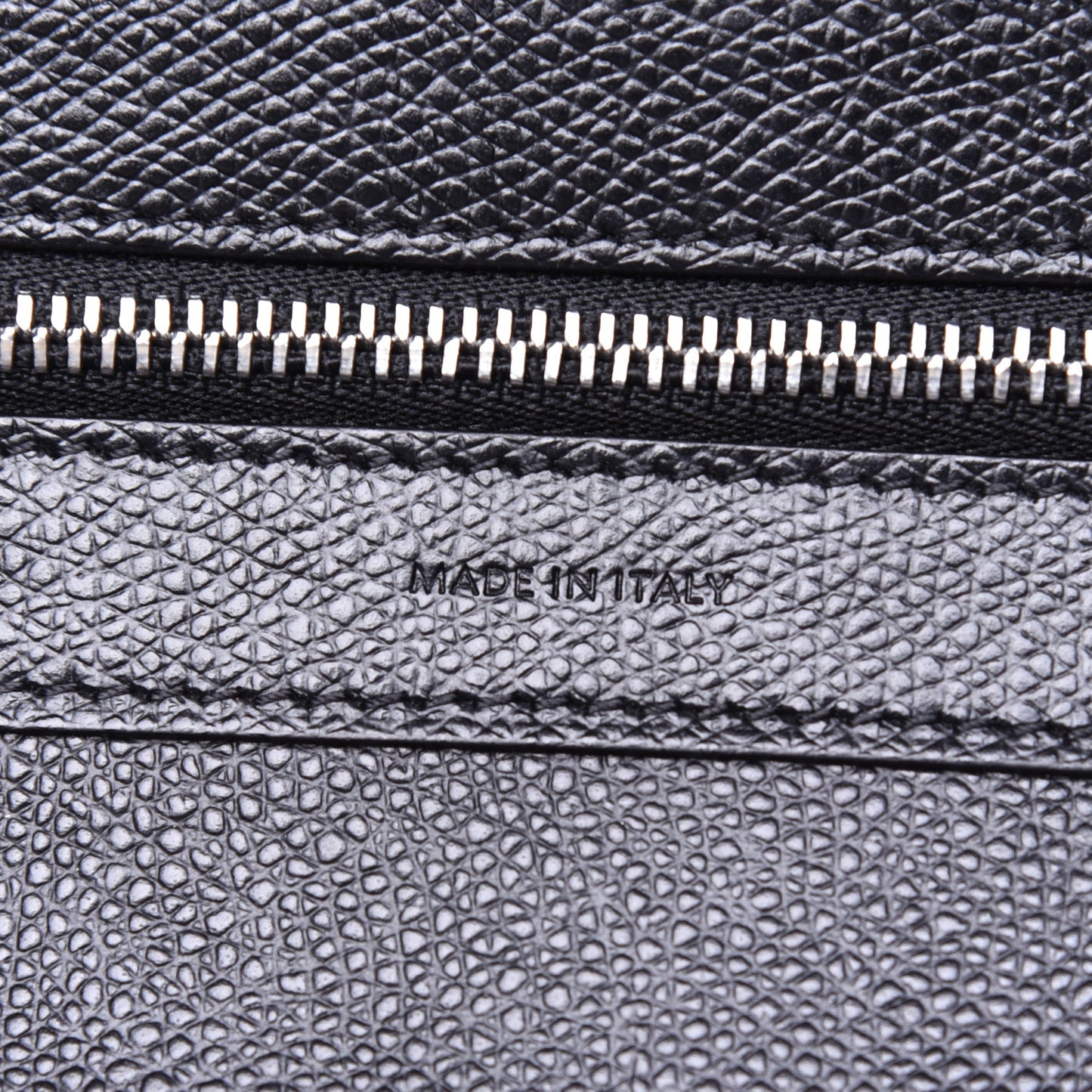 Grained Calfskin Small Vertical Cabas Black