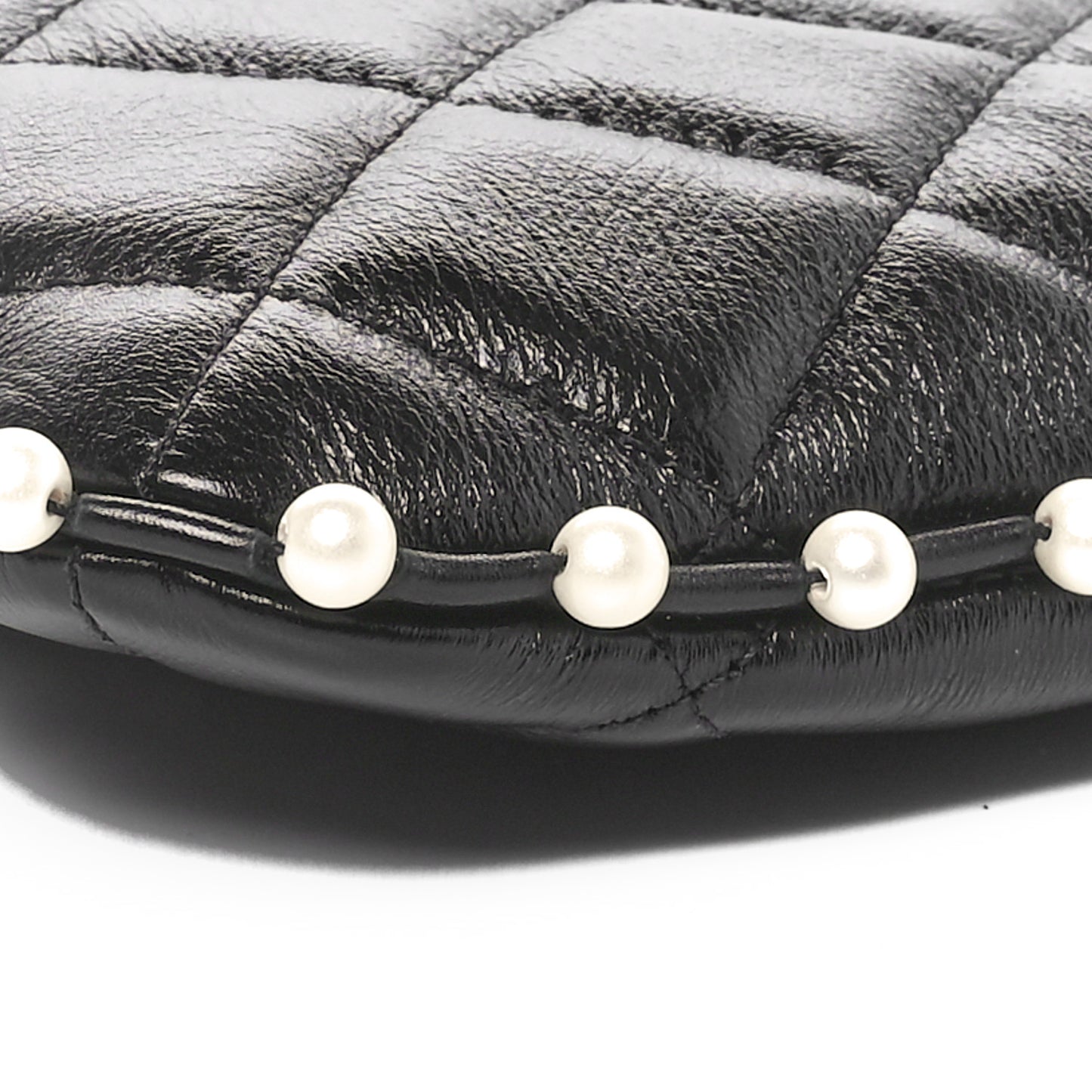 Calfskin Quilted Pearl Medium Cosmetic Case Black