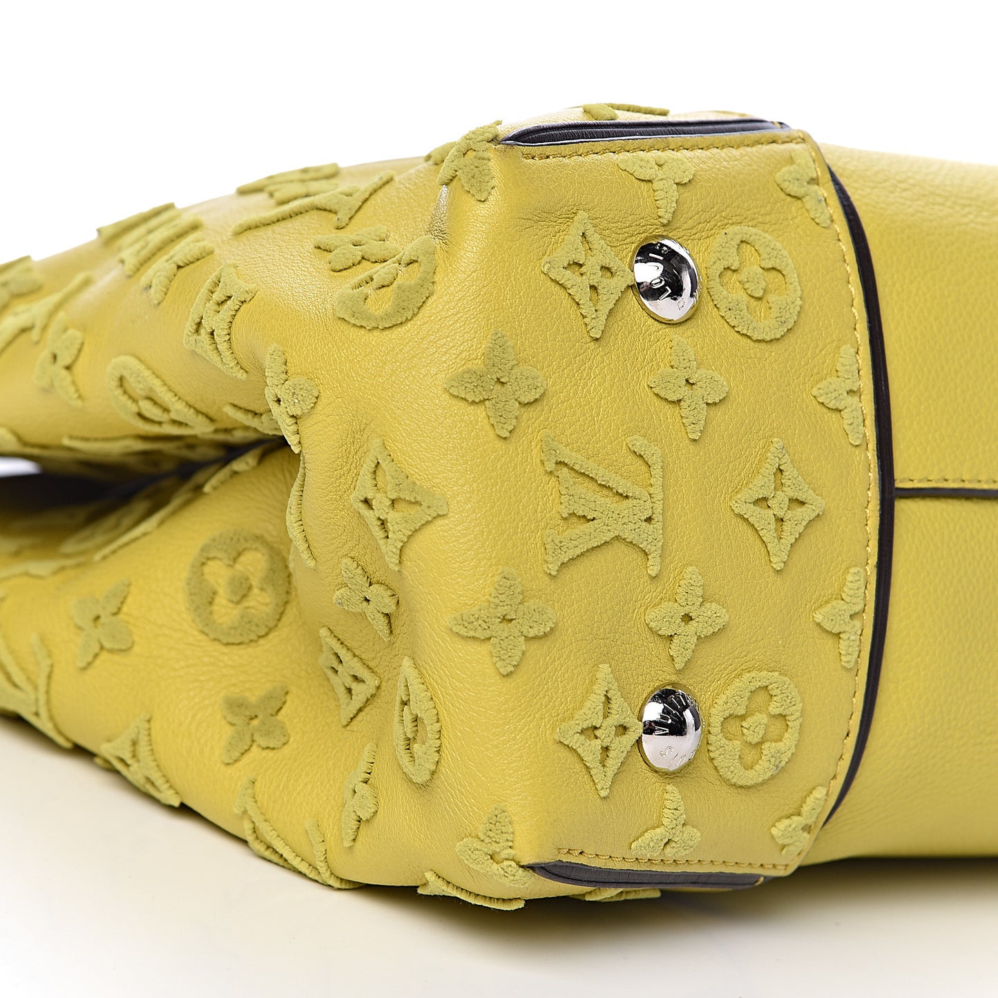 Veau Cachemire Tote W PM Pistache