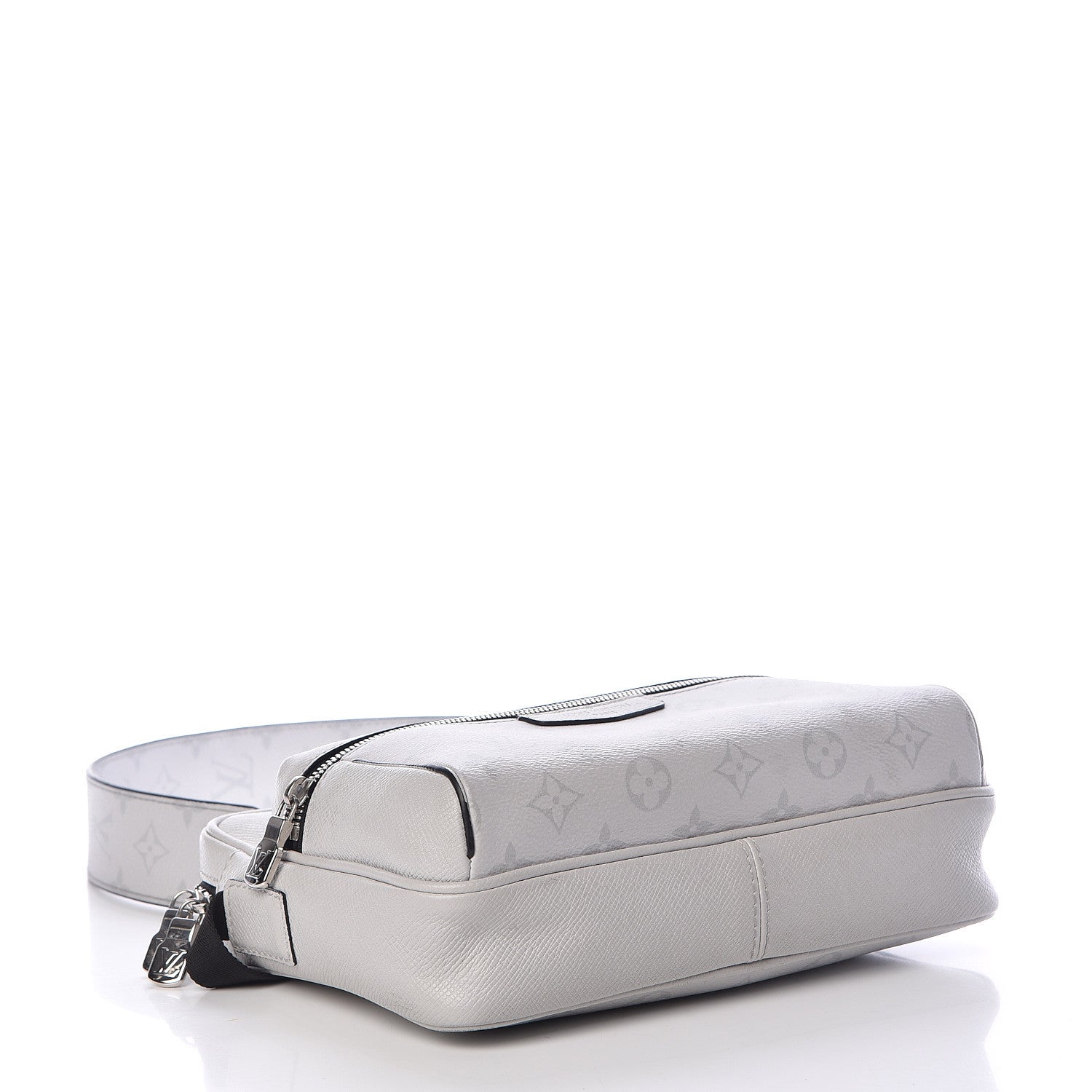 Louis Vuitton Taiga Monogram Outdoor Messenger White 4 of 14