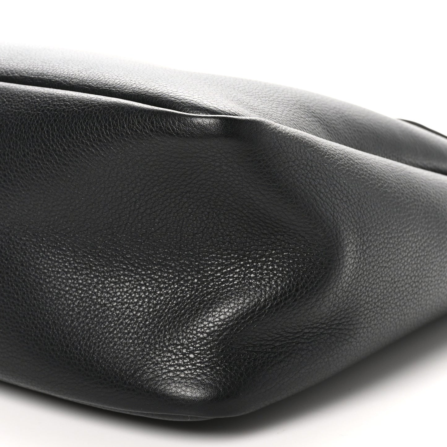 Vitello Daino Soft Medium Dynamique Tote Black