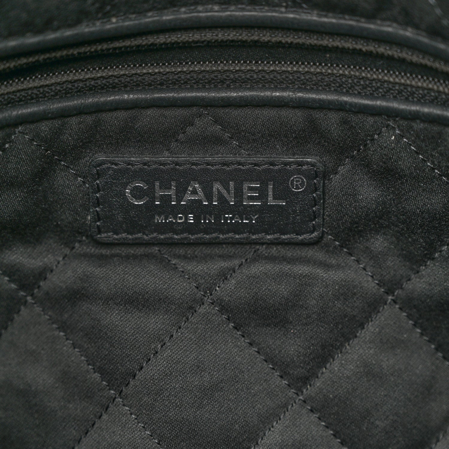 Chanel Shiny Calfskin Quilted Small Chanel 22 So Black 1729760
