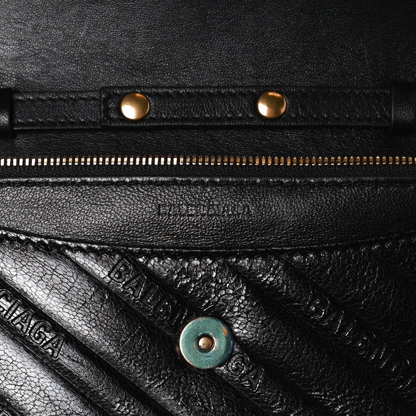 Shiny Goatskin Logo Embossed BB Wallet On Chain Black