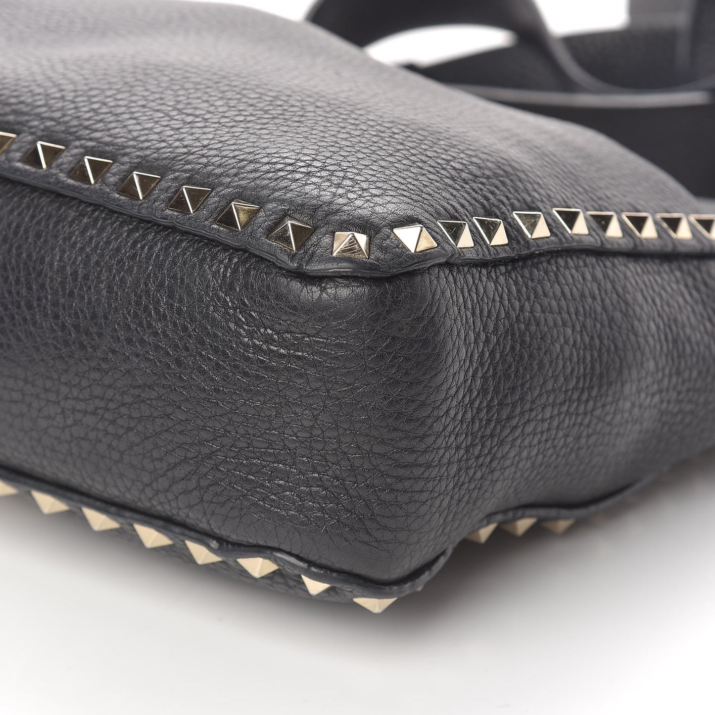 Pebbled Calfskin Small Rockstud Flip-Lock Messenger Bag Black