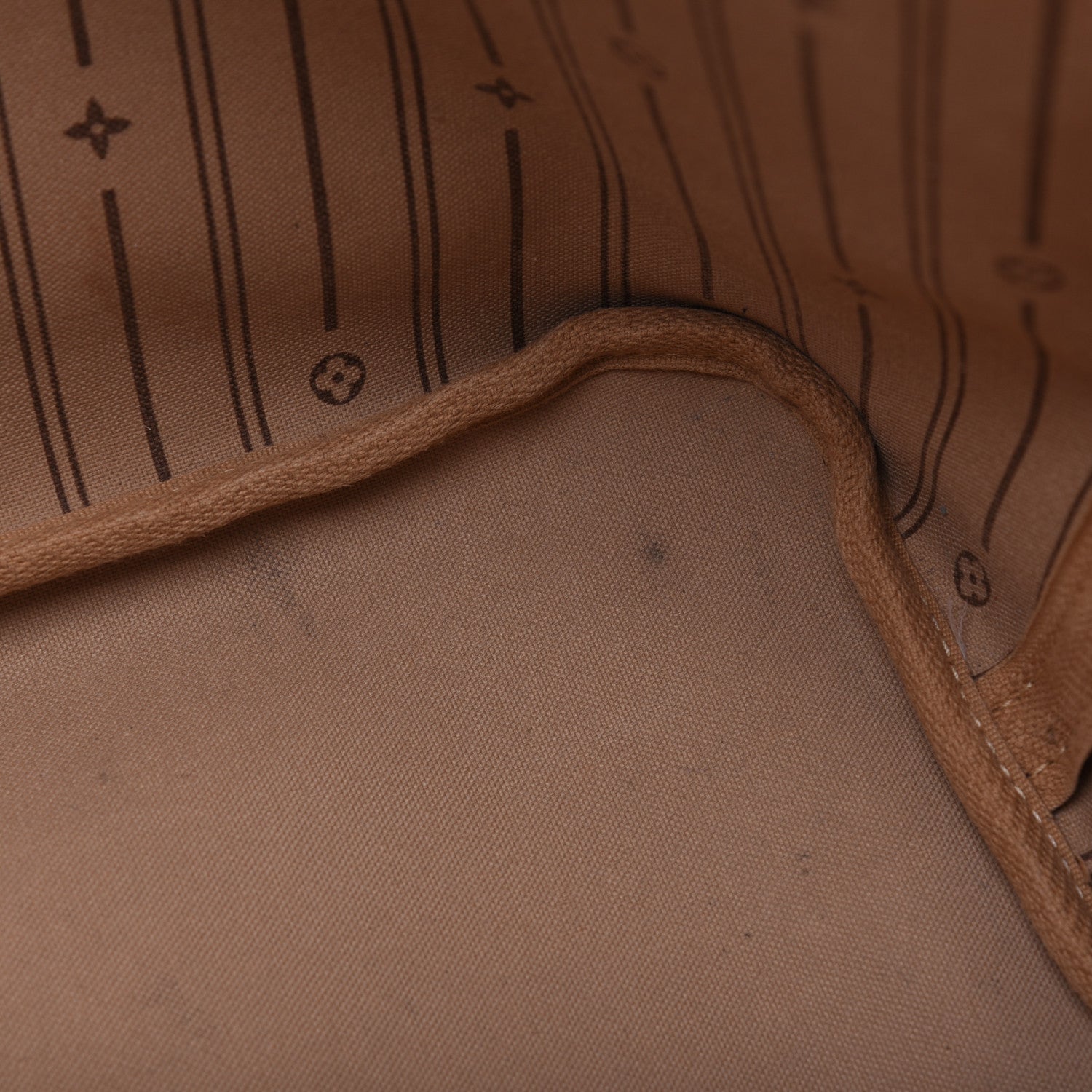 Louis Vuitton Monogram Neverfull MM 10 of 18