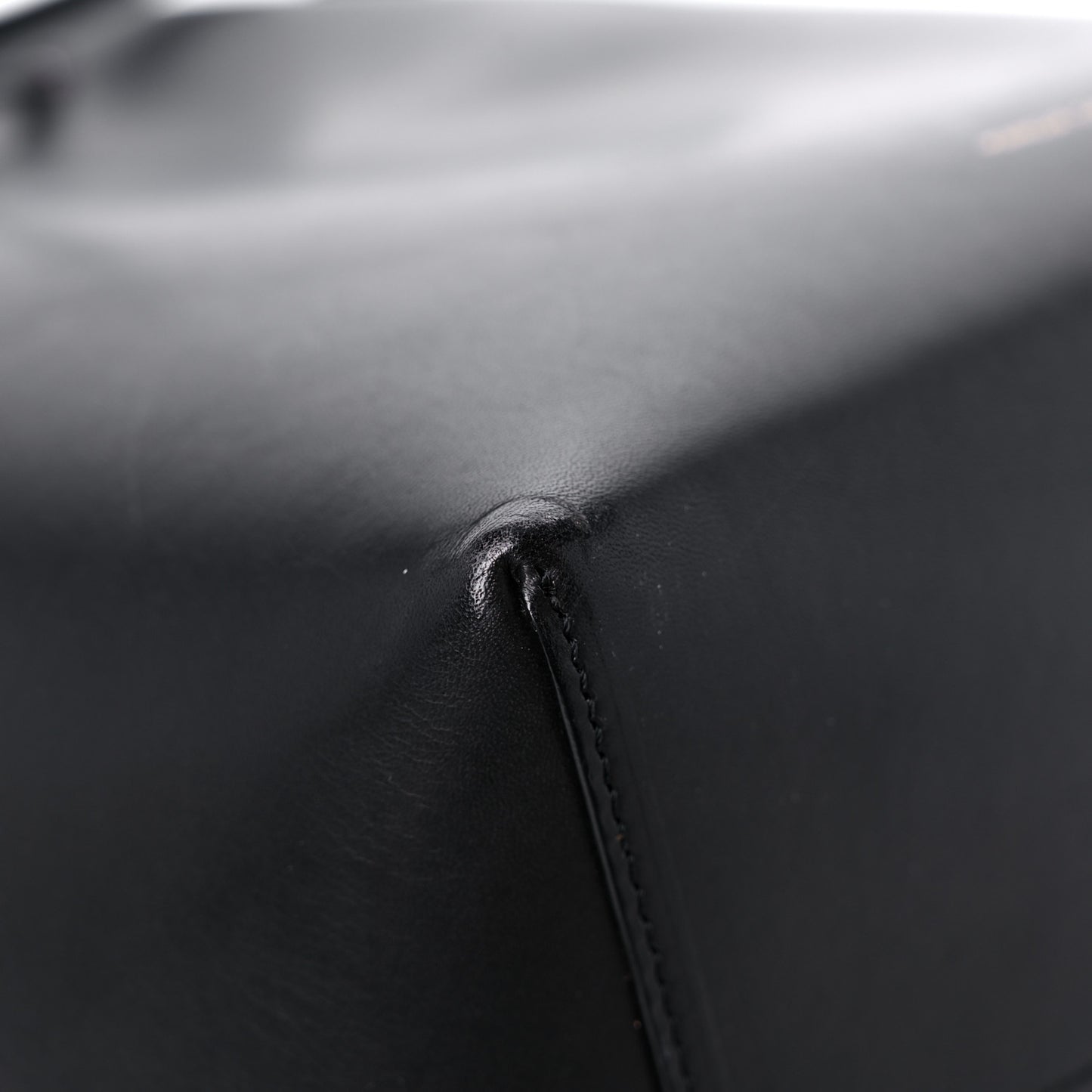 Vegetable Tanned Calfskin Bucket Bag Black Flamma