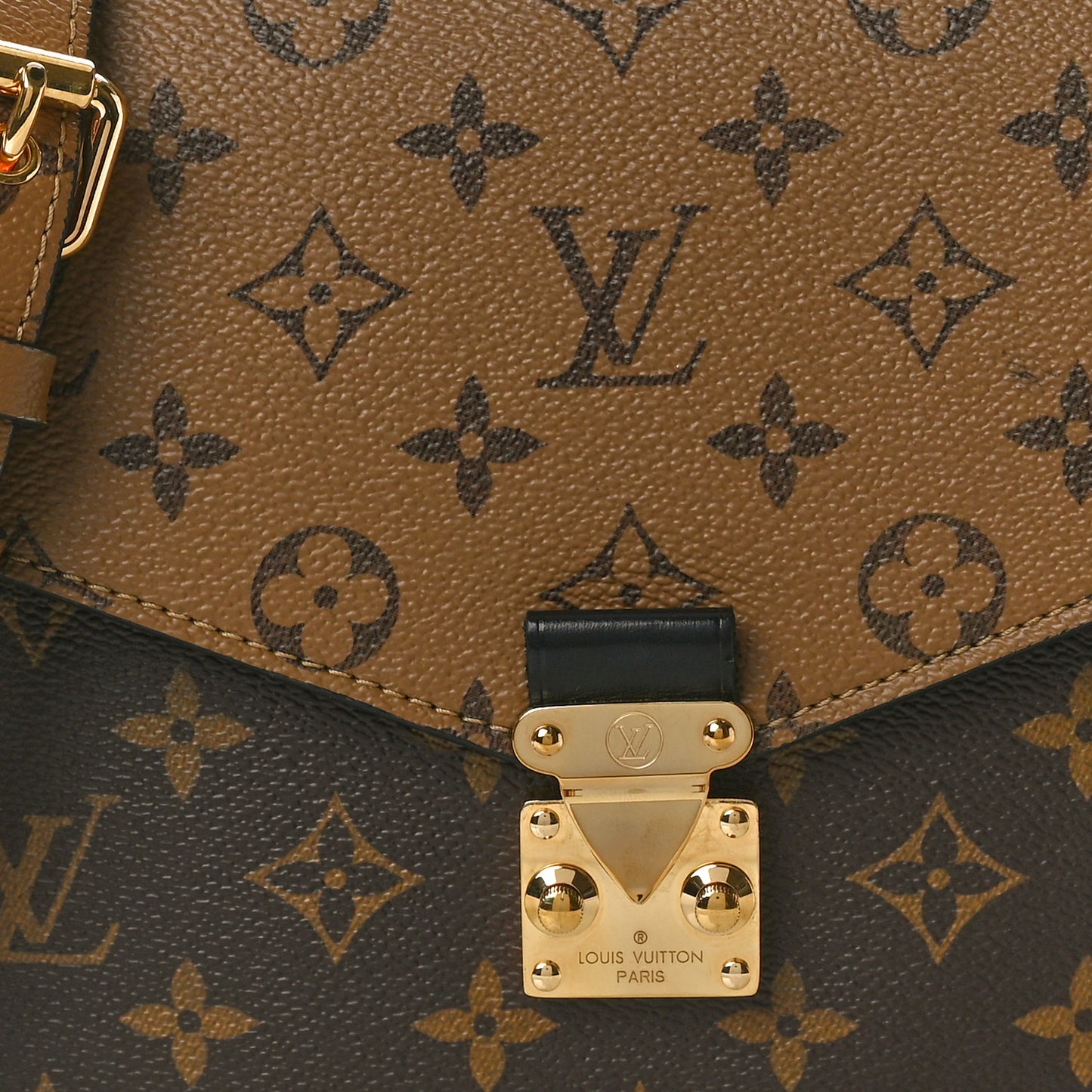 Reverse Monogram Pochette Metis