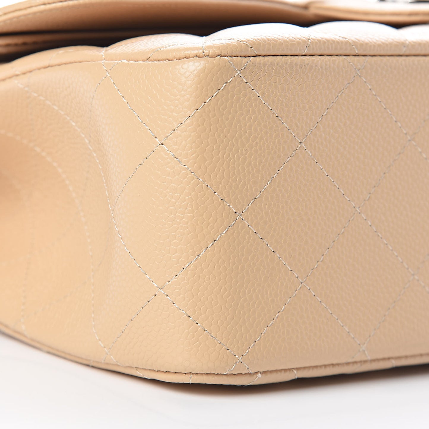 Caviar Quilted Jumbo Double Flap Beige Clair