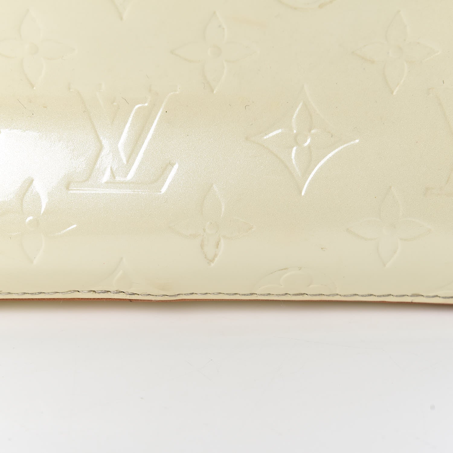 Louis Vuitton Vernis Houston Perle 18 of 29
