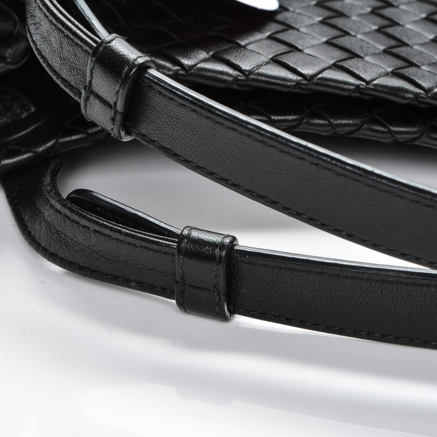 Nappa Intrecciato Medium Garda Bag Black