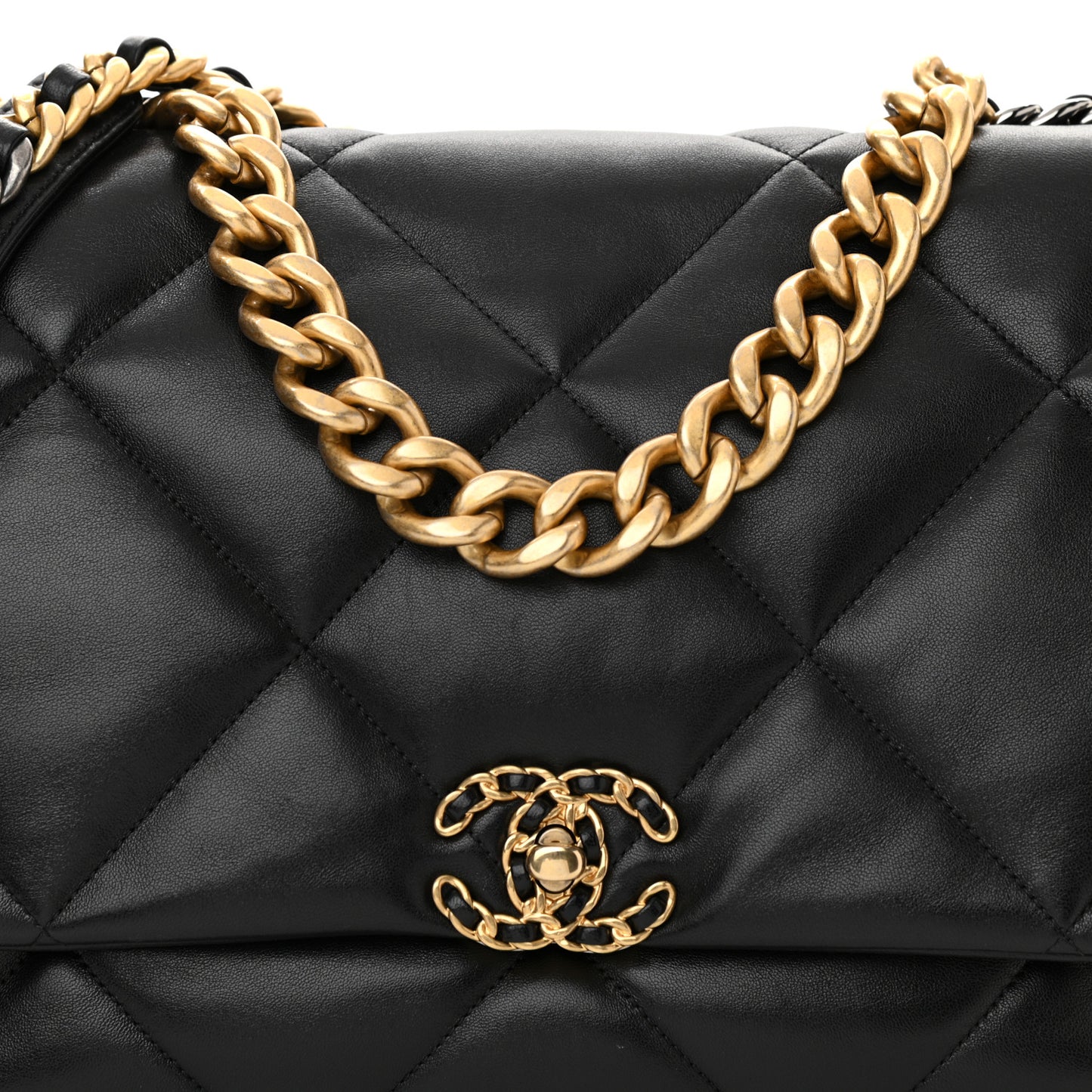 Lambskin Quilted Maxi Chanel 19 Flap Black
