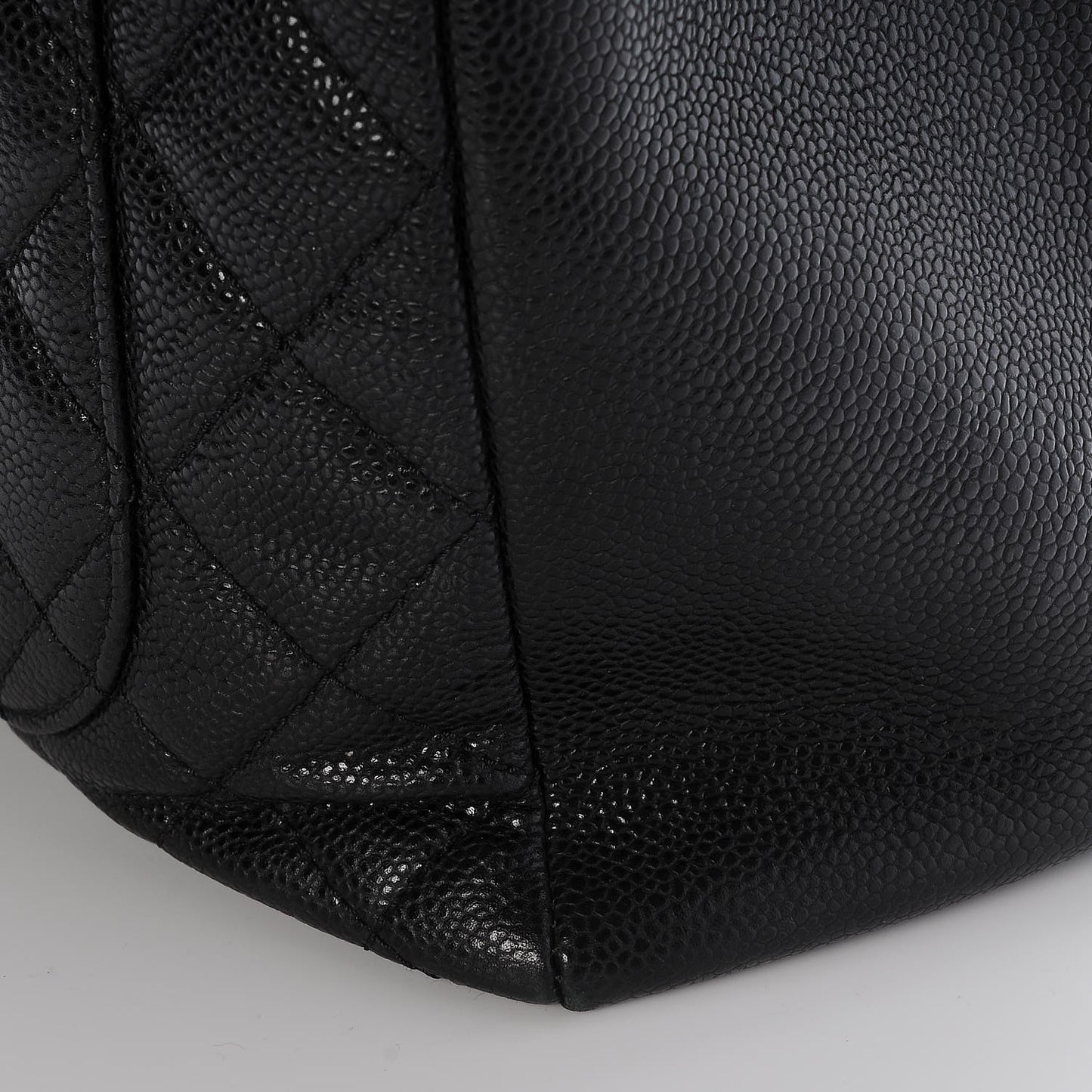 Caviar Quilted XL Grand Shopping Tote GST Black