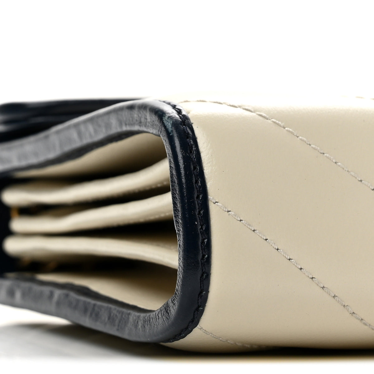Vintage Effect Calfskin Matelasse Diagonal Torchon GG Marmont Chain Wallet Mystic White Blue Agata