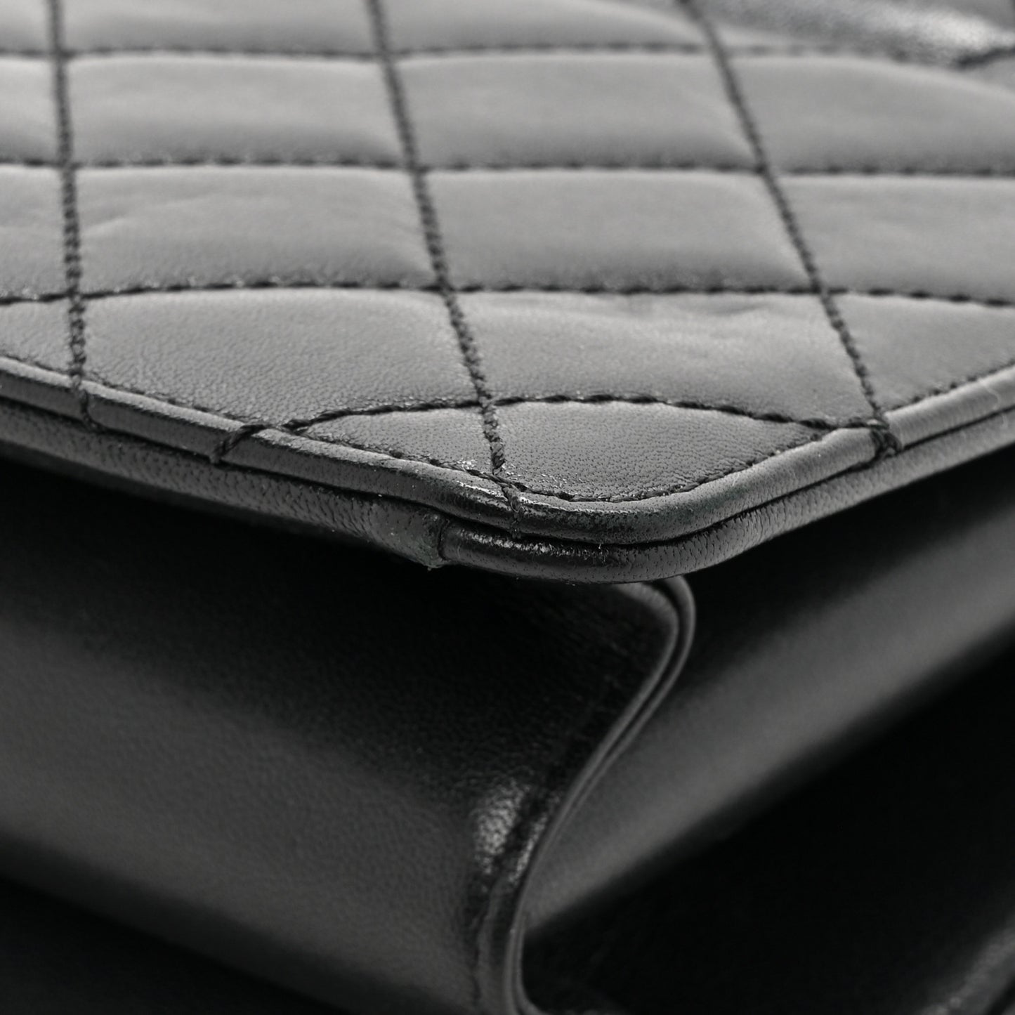 Sheepskin Quilted Beauty Lock Flap Black