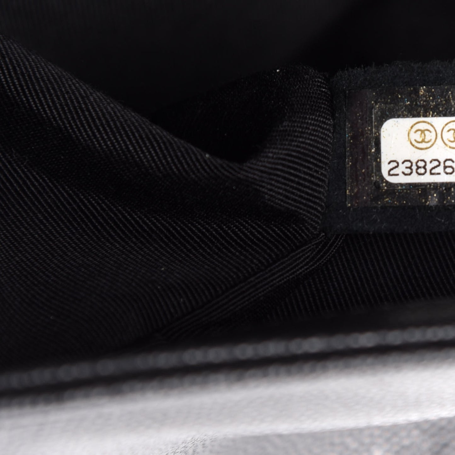 Caviar Quilted Medium Boy Flap Black