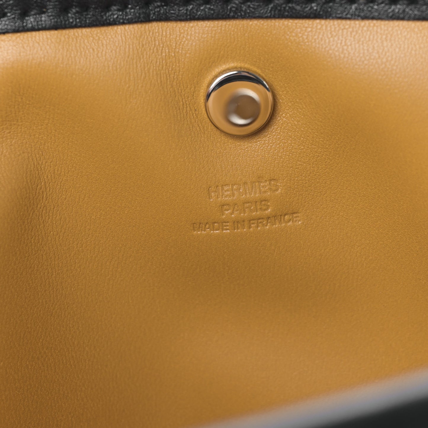 Milo Lambskin Swift Pilo Pouch Black Sesame