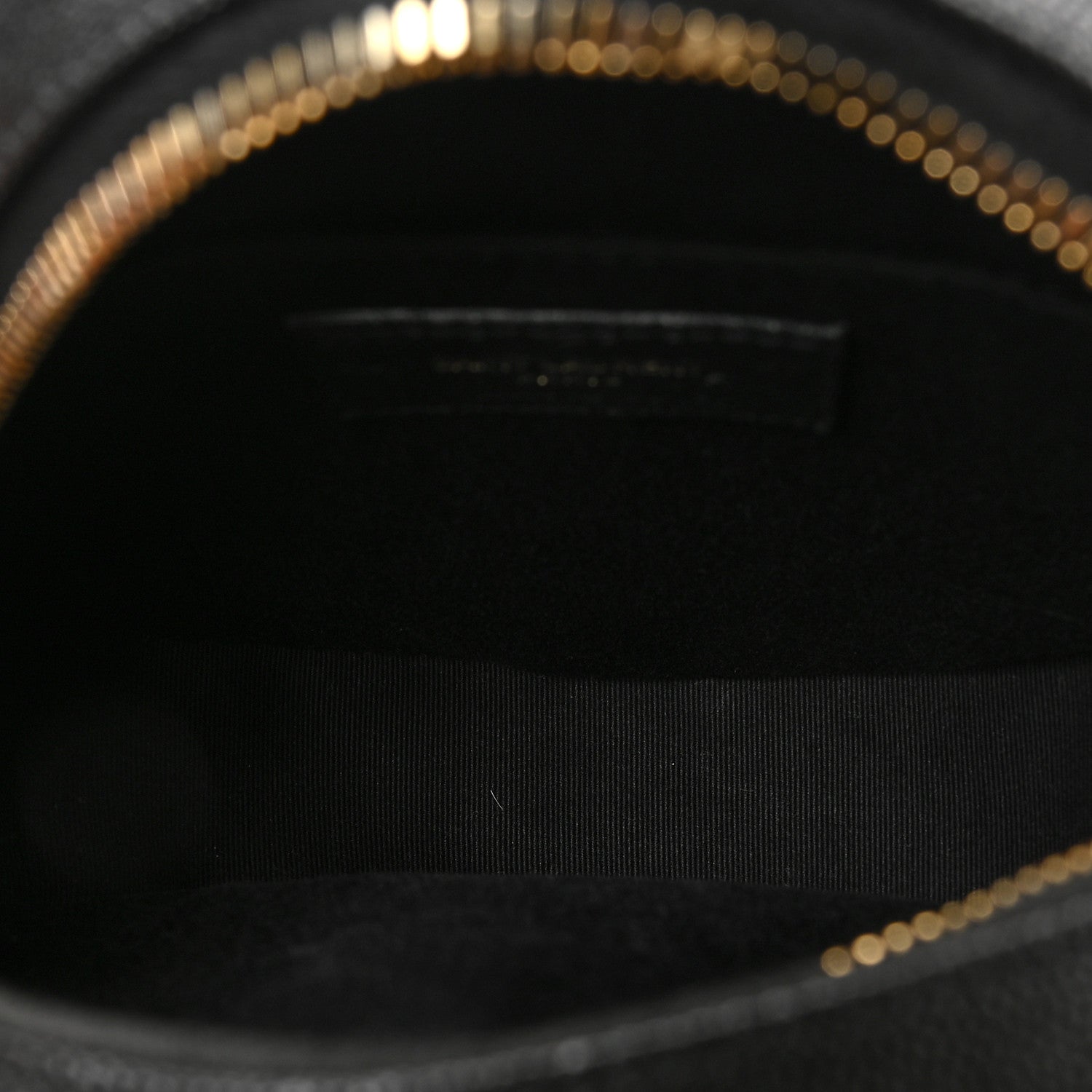 Saint Laurent Grain De Poudre Matelasse Chevron Quilted Round Vinyle Camera Bag Black 5 of 8
