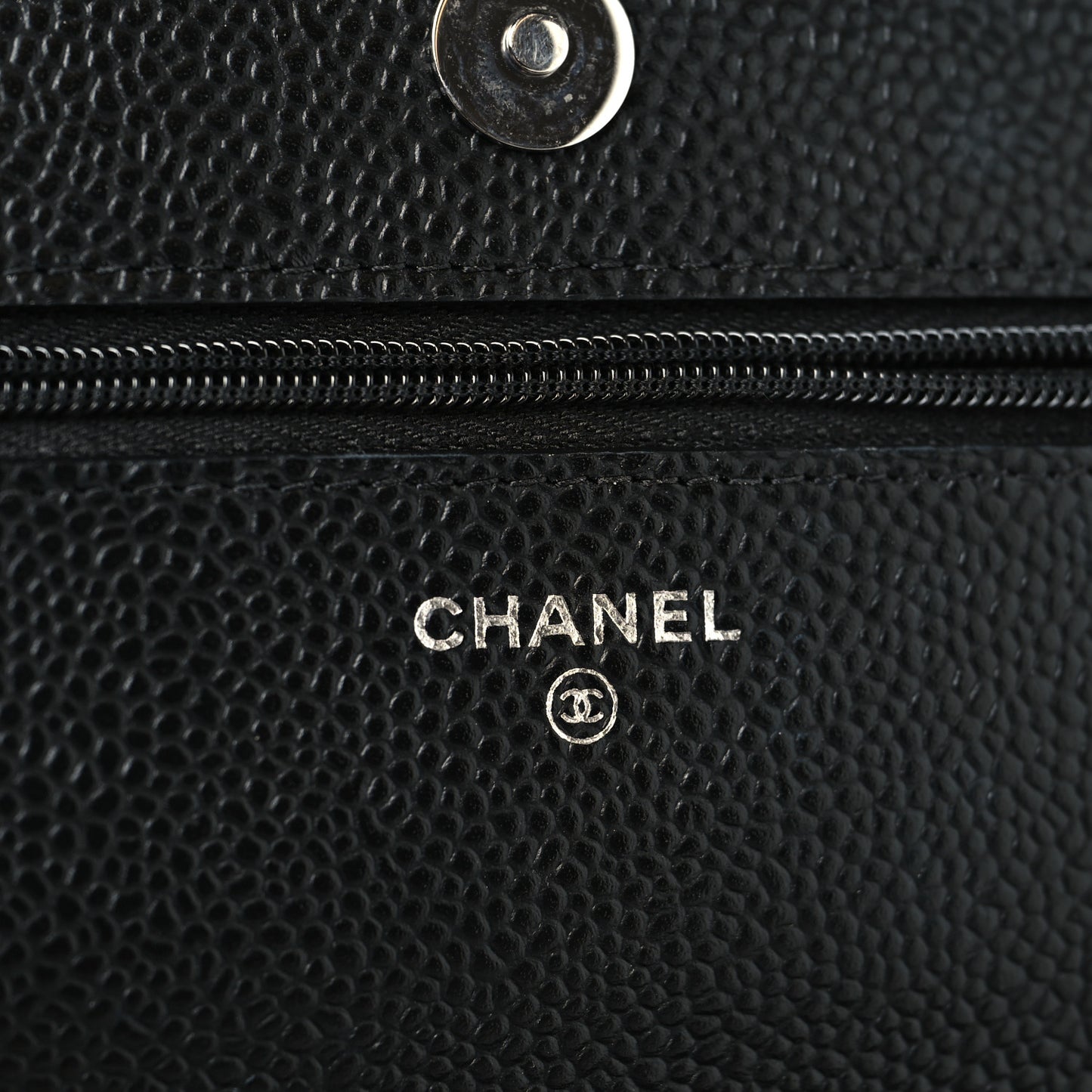 Caviar Quilted Wallet on Chain WOC Black