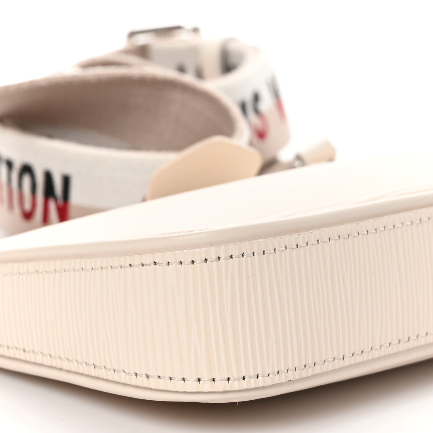 Epi Logo Easy Pouch On Strap Quartz