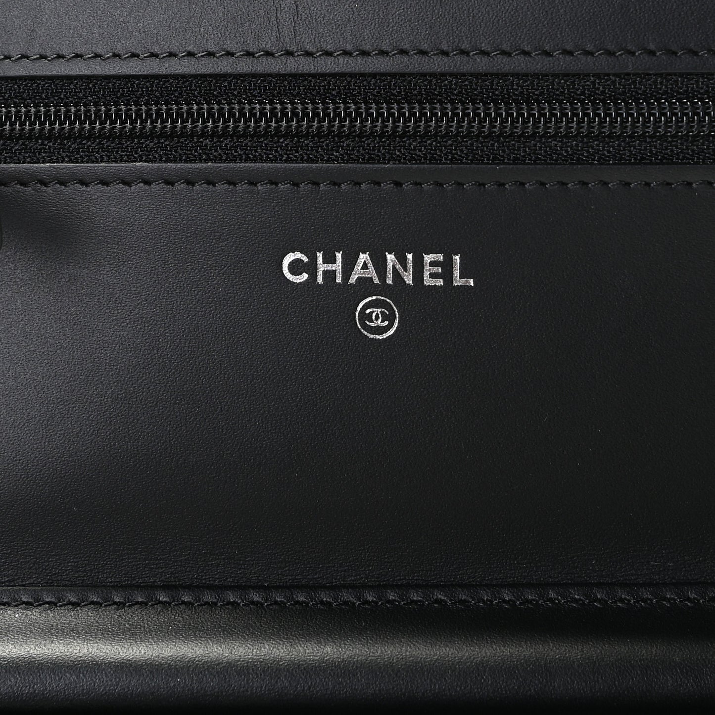 Patent Quilted Wallet On Chain WOC Black