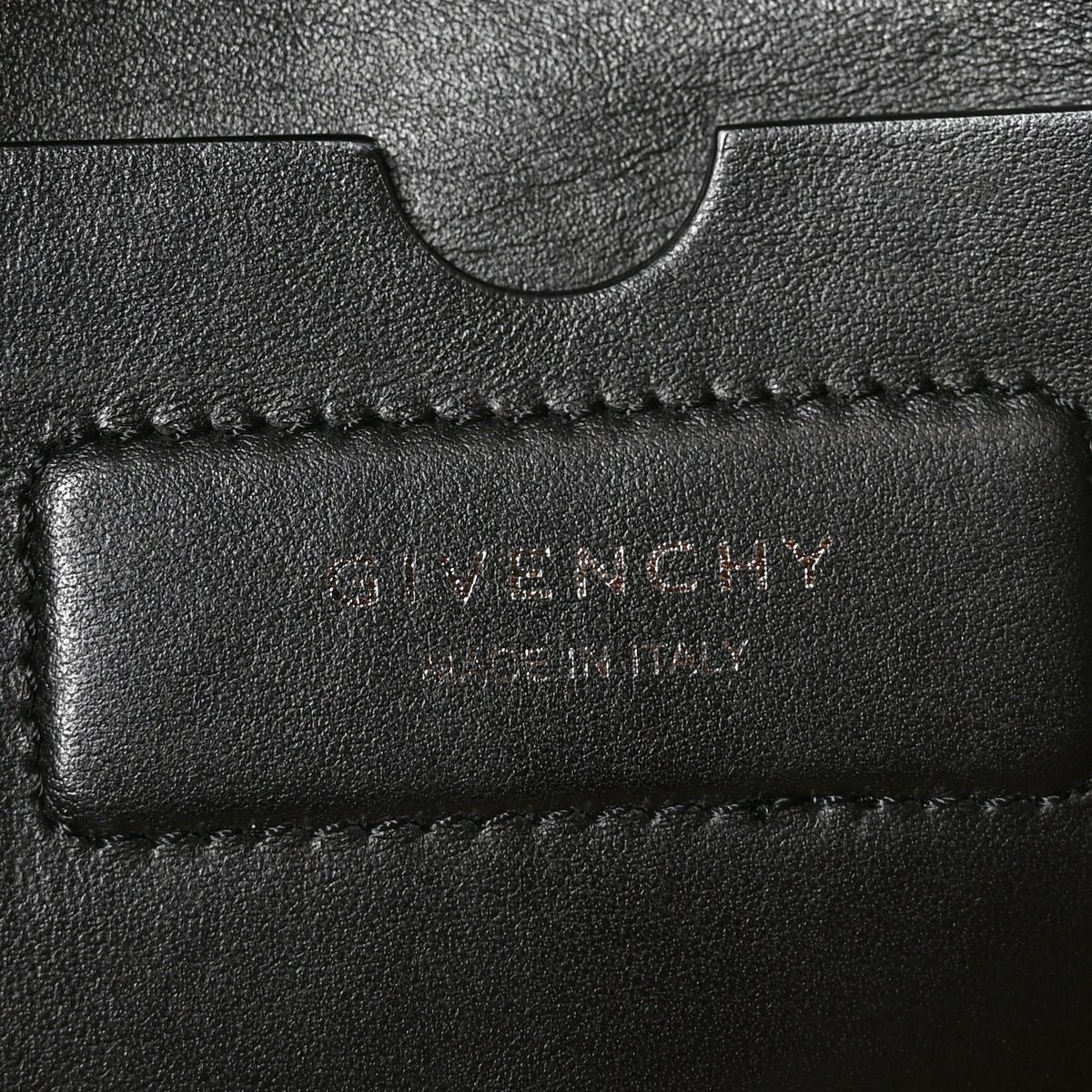 Smooth Calfskin Medium Soft Antigona Black