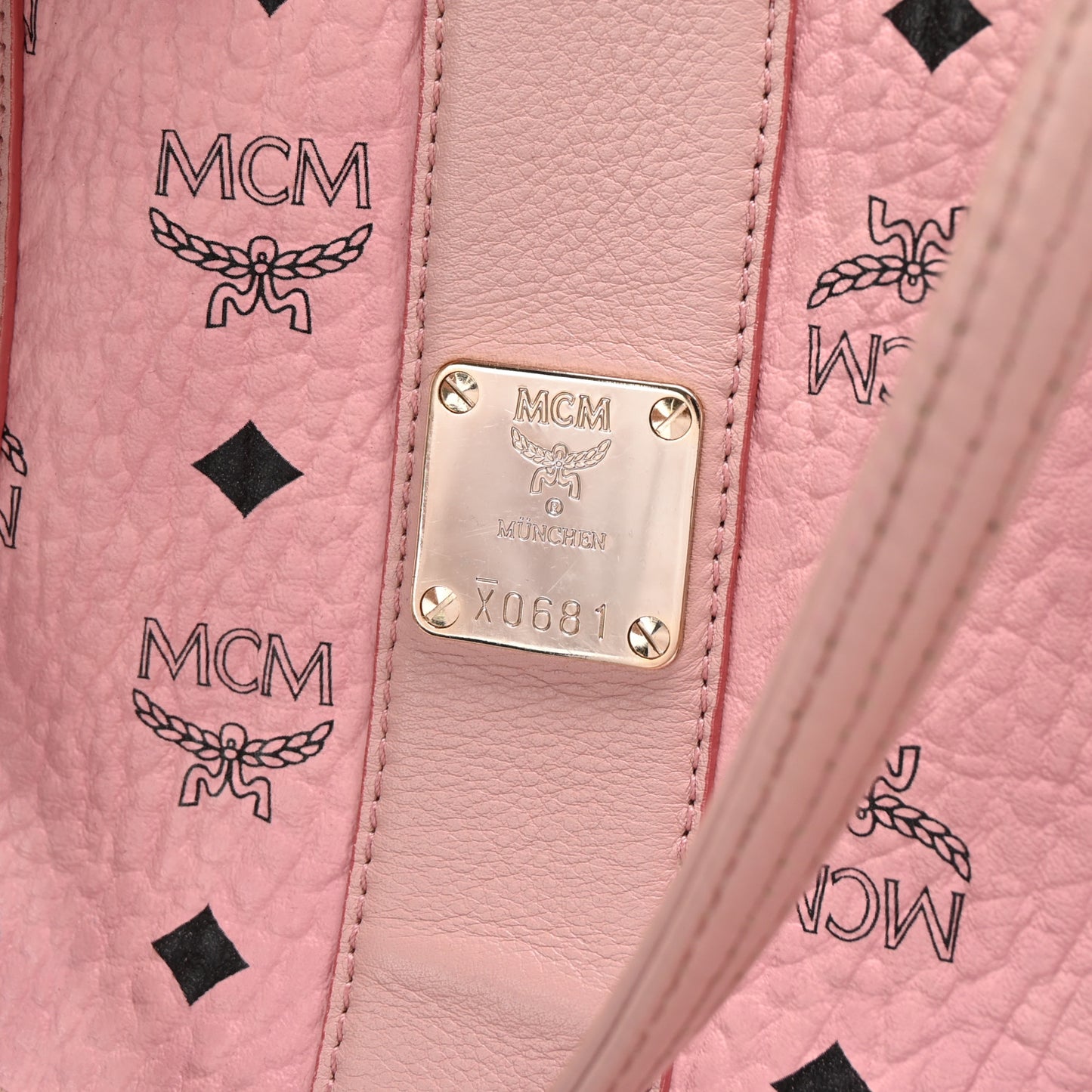 Visetos Medium Liz Reversible Shopper Tote Soft Pink