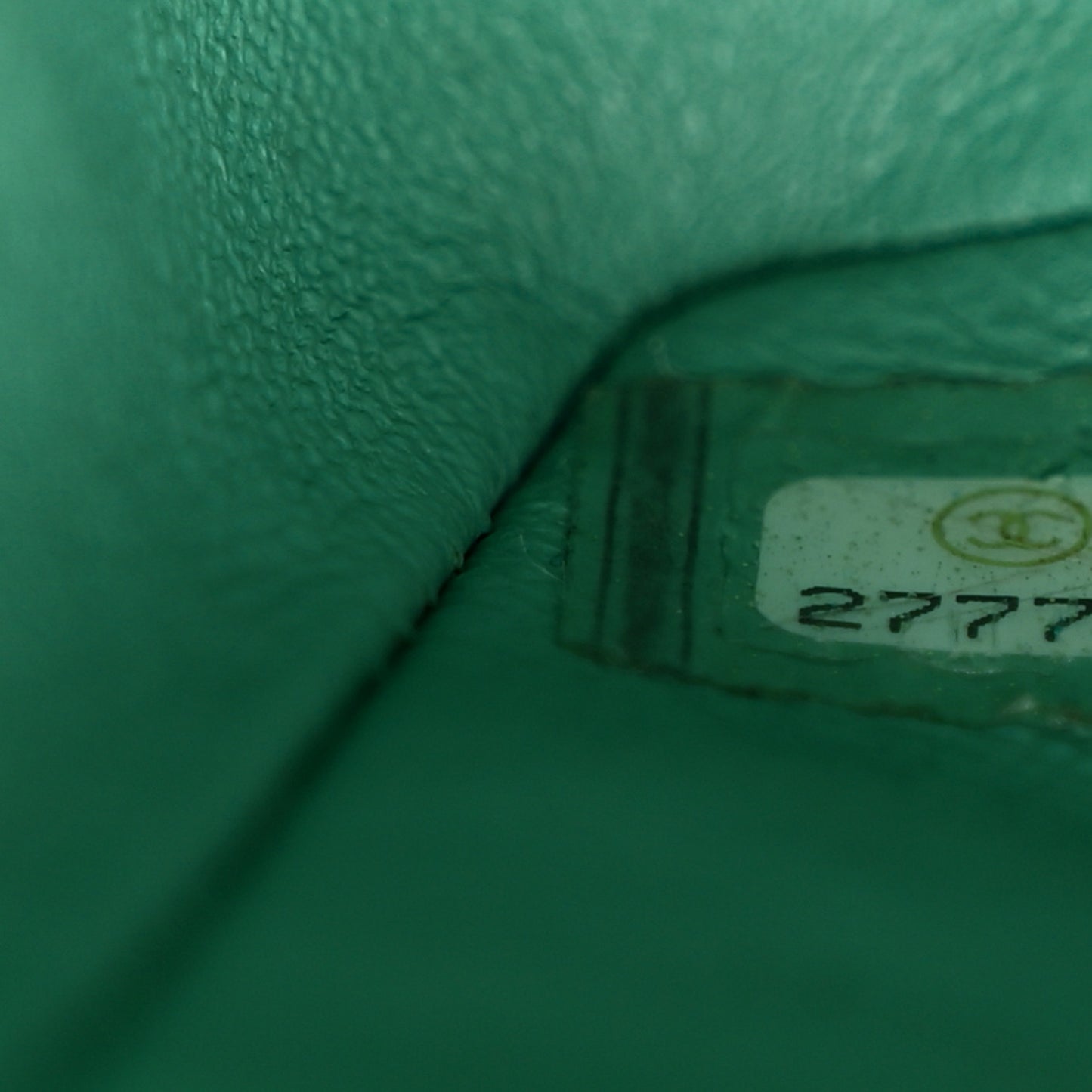 Caviar Flat Chevron Quilted Small Double Flap Green